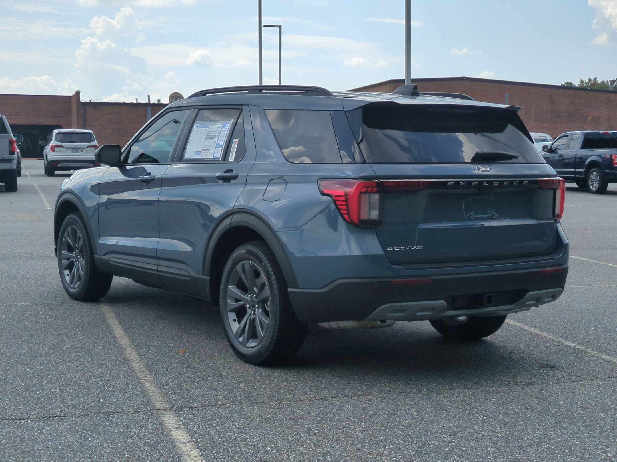 2027 Ford Explorer Active w/200A Pkg
