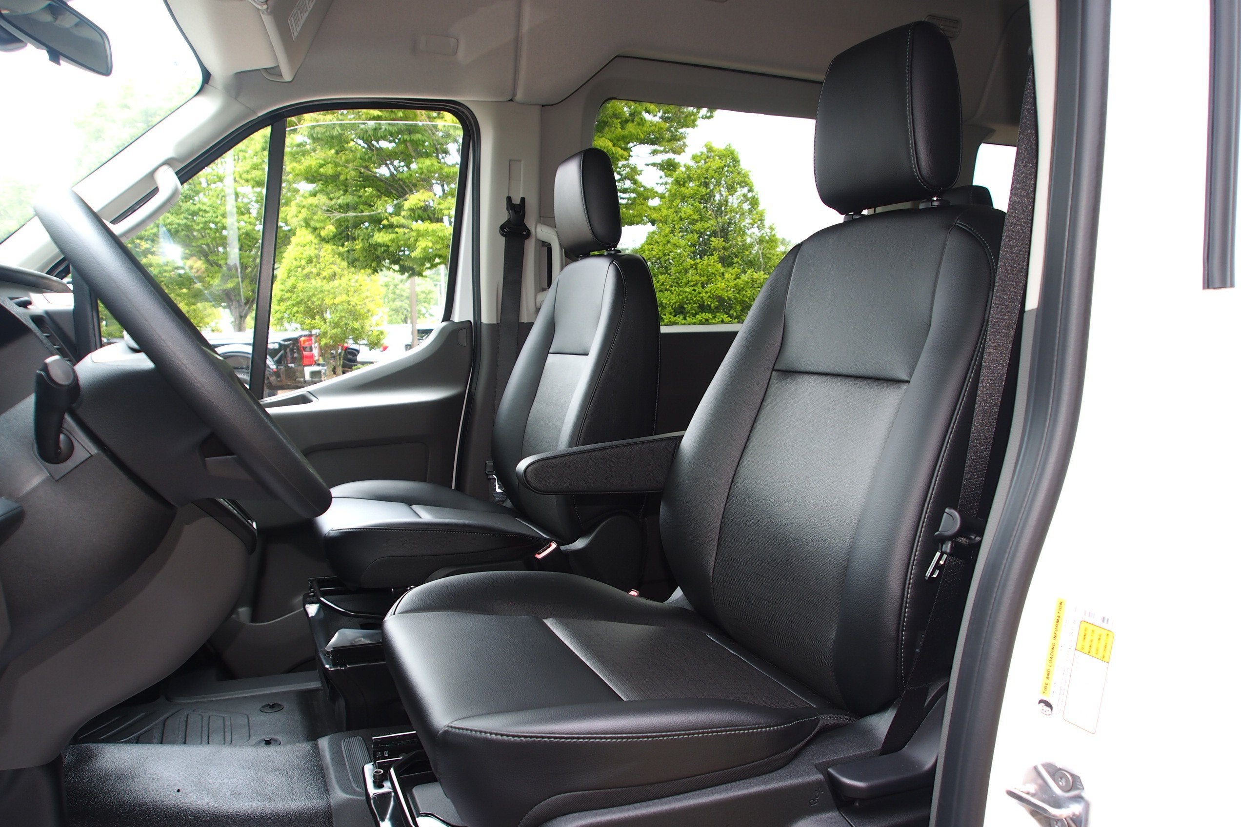 2026 Ford Transit Passenger Wagon XL