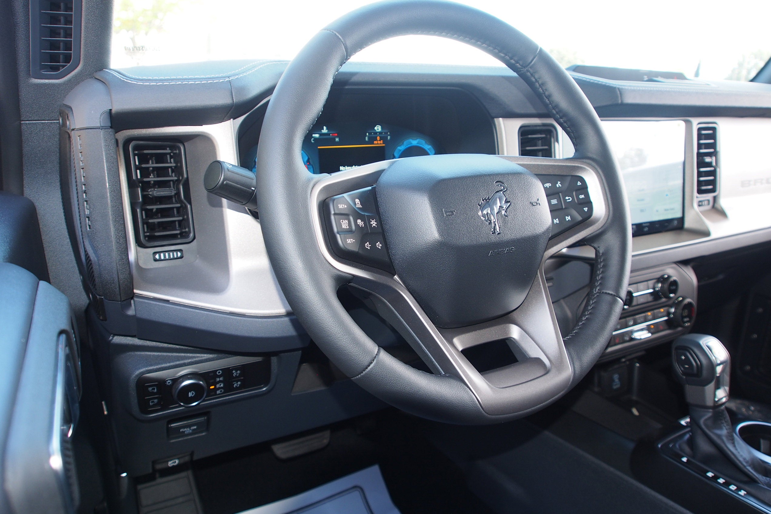 2025 Ford Bronco Outer Banks - Crossroads Courtesy Demo