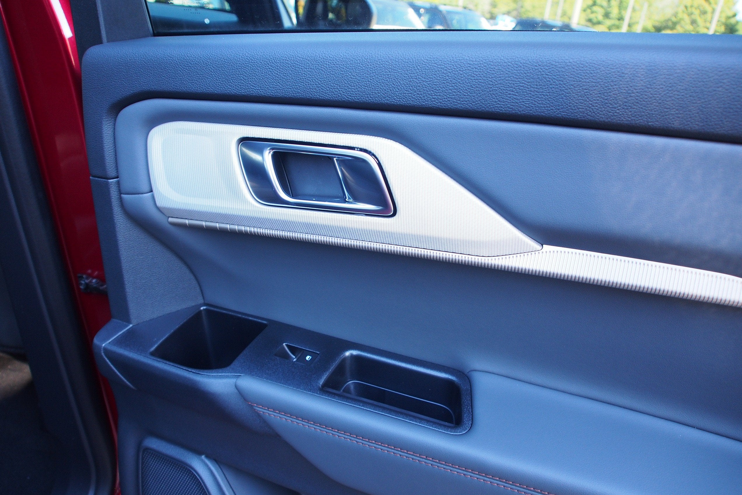 2027 Ford Explorer Active w/200A Pkg