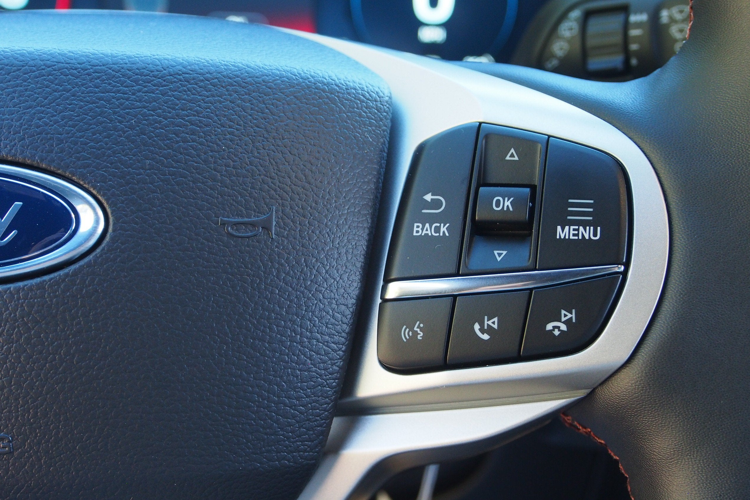 2027 Ford Explorer Active w/200A Pkg