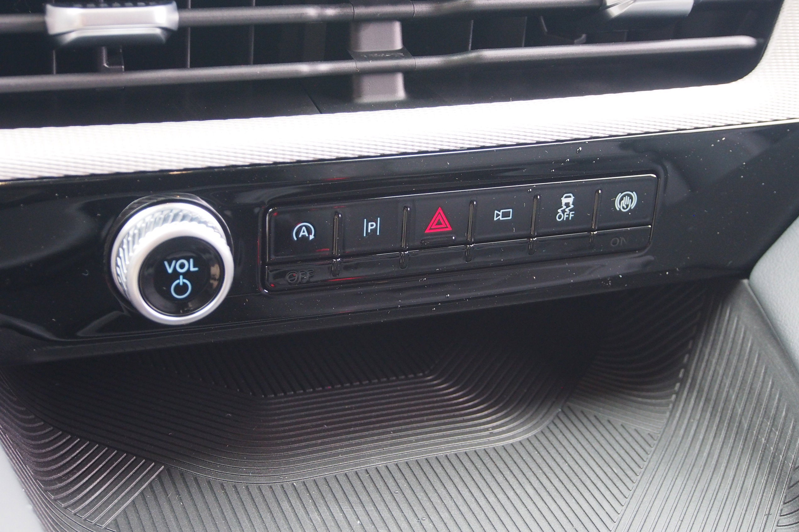 2026 Ford Explorer Active - Crossroads Courtesy Demo