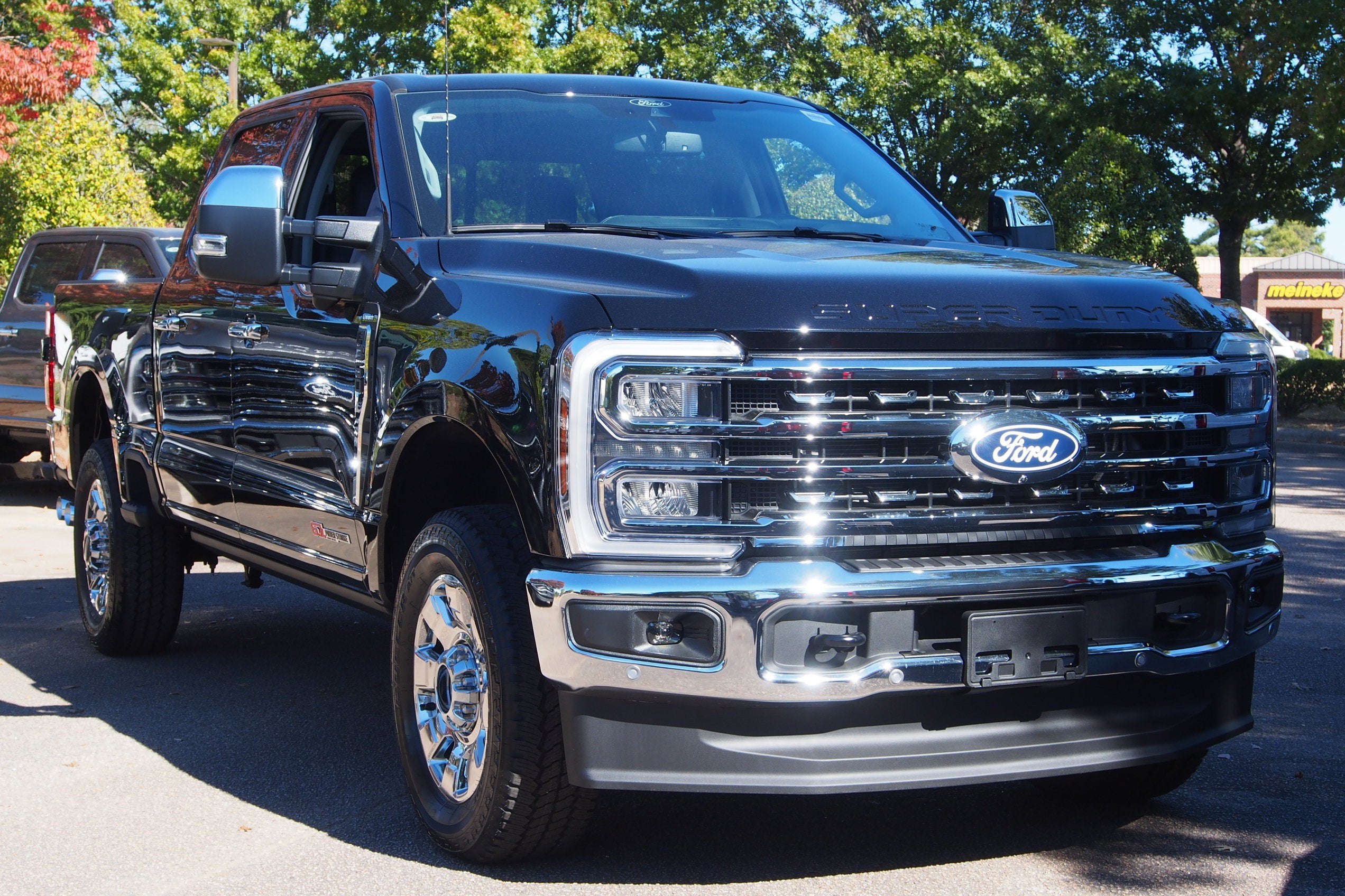 2027 Ford Super Duty F-350 SRW LARIAT