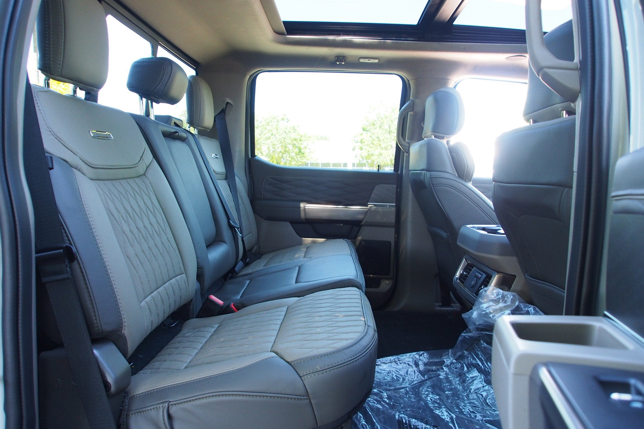 2026 Ford Super Duty F-350 DRW Platinum