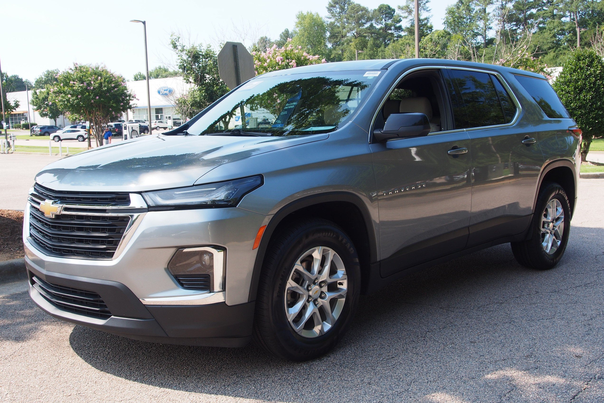 2023 Chevrolet Traverse LS