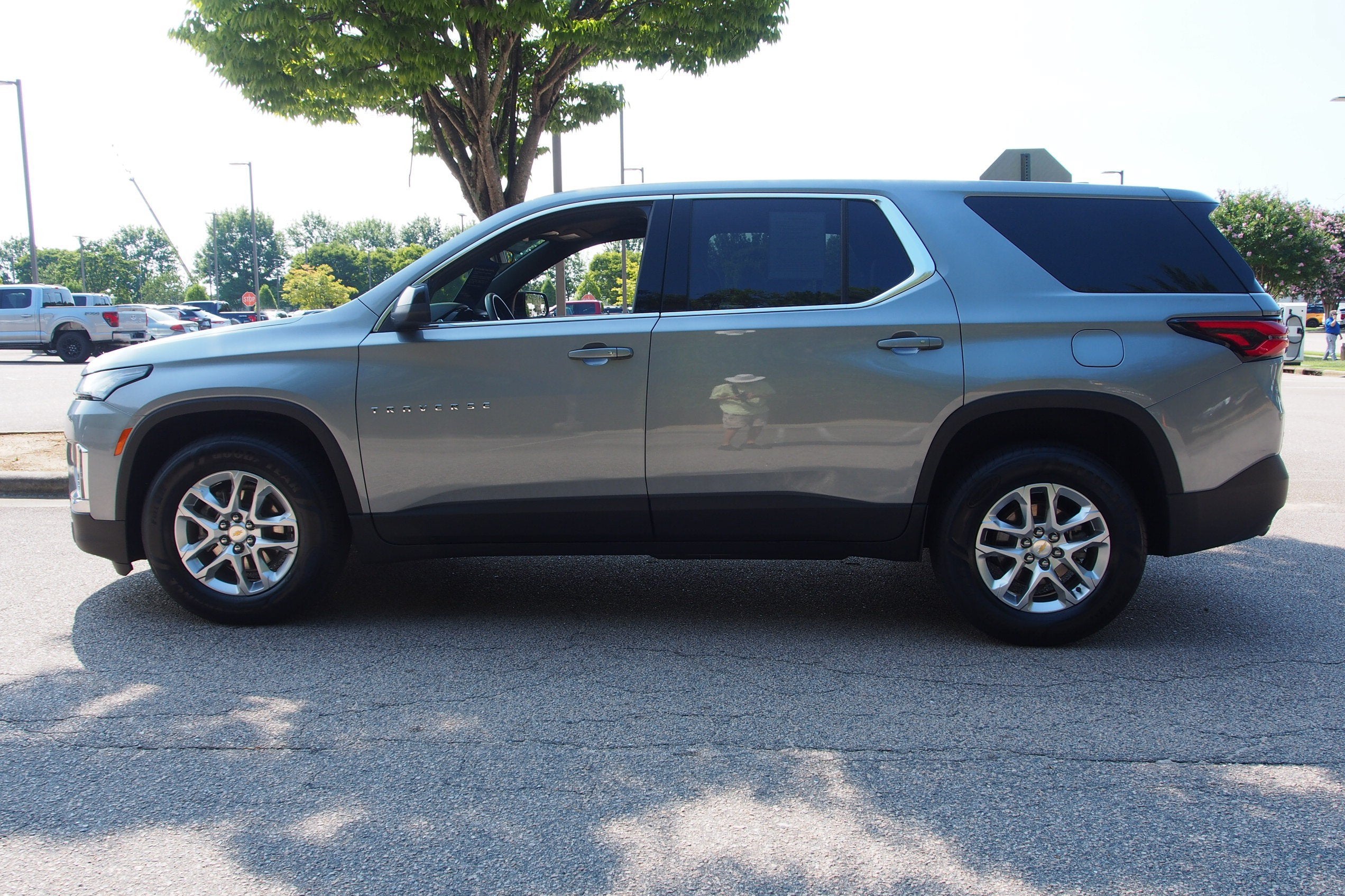 2023 Chevrolet Traverse LS