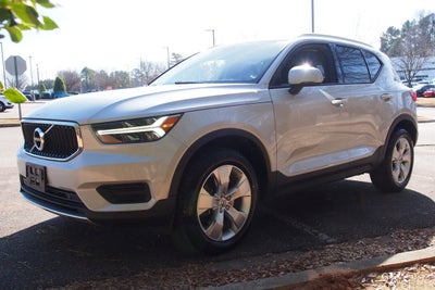 2020 Volvo XC40 Momentum