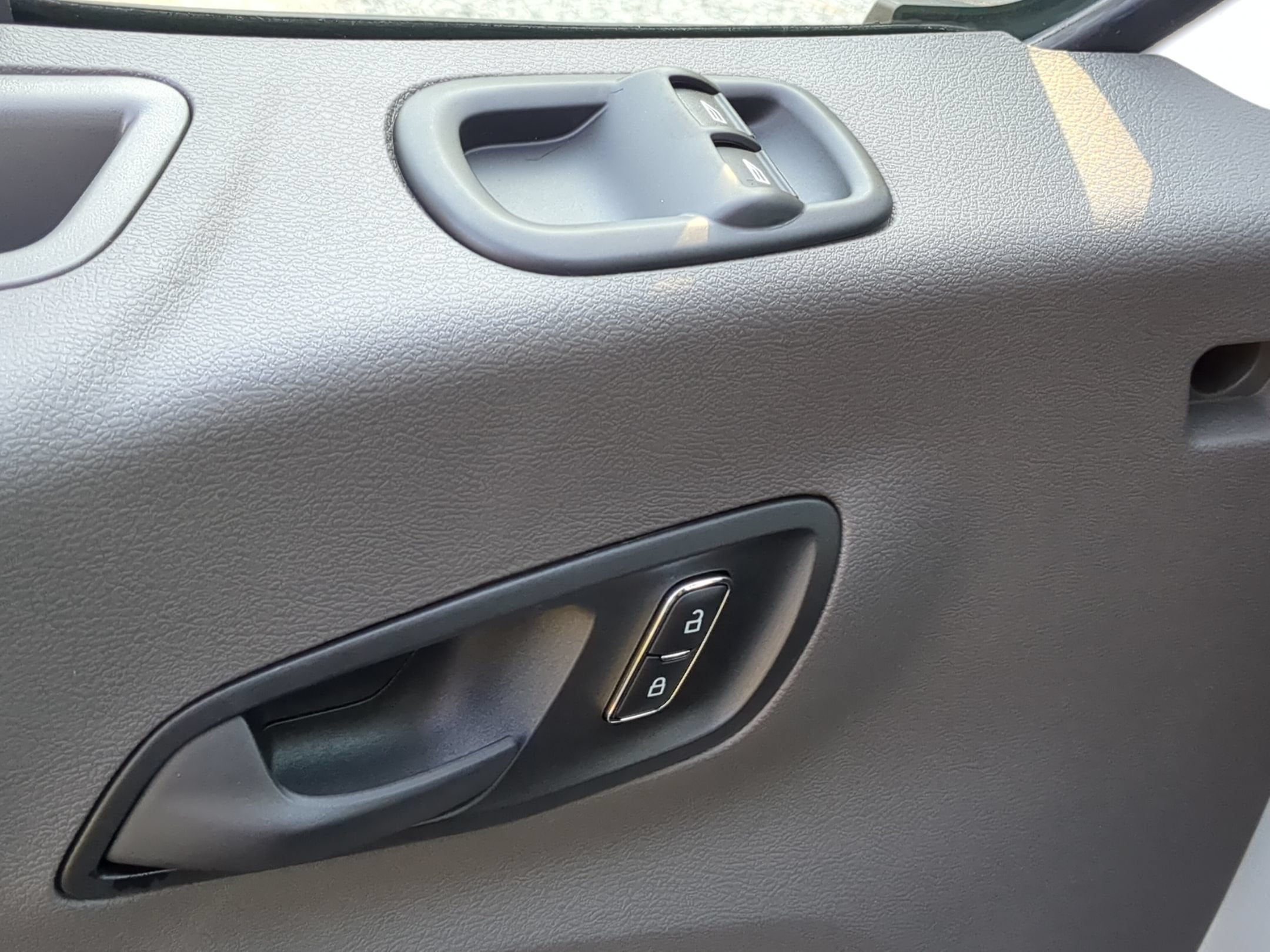 2027 Ford Transit Passenger Wagon XLT