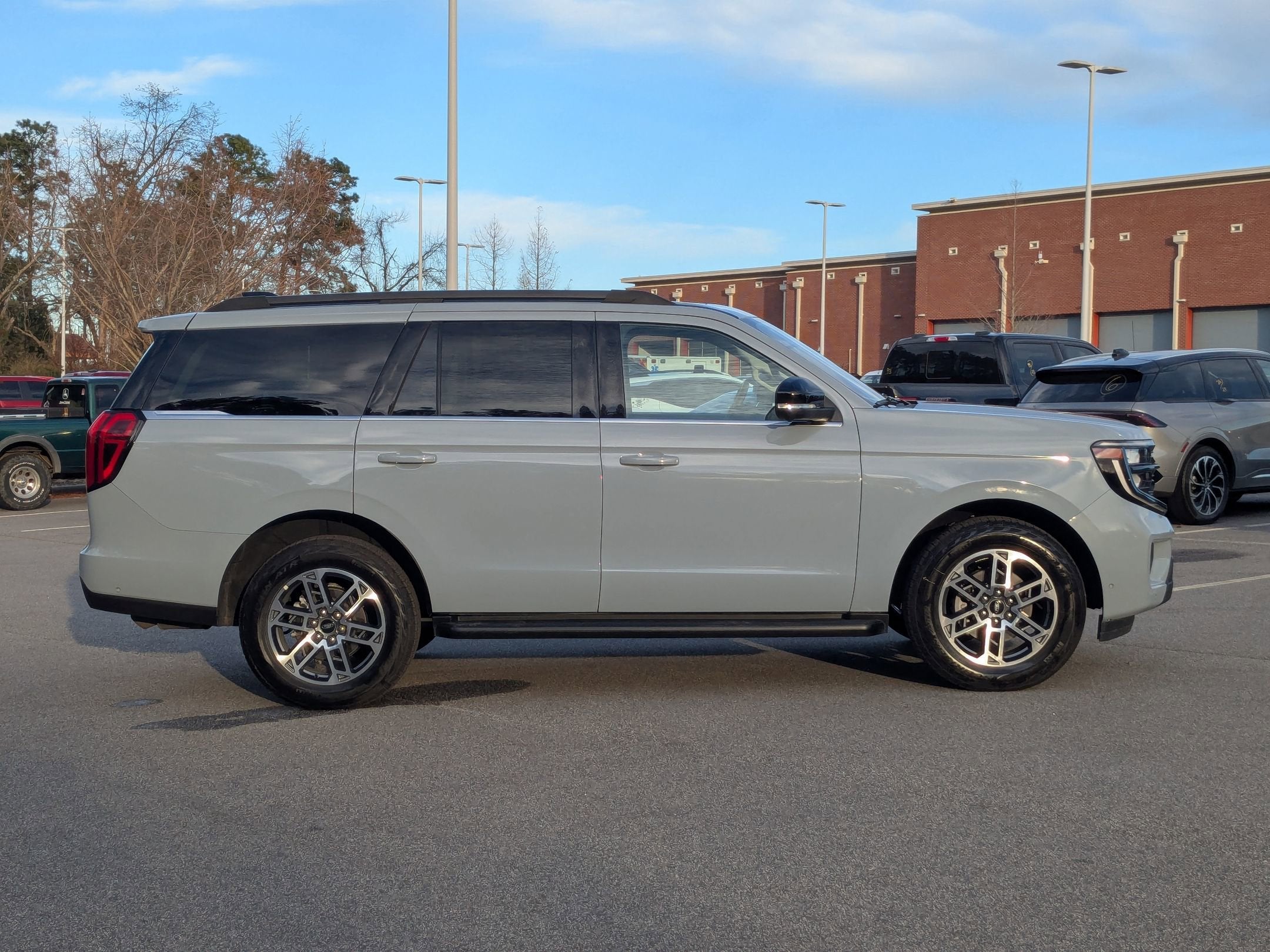 2025 Ford Expedition Active