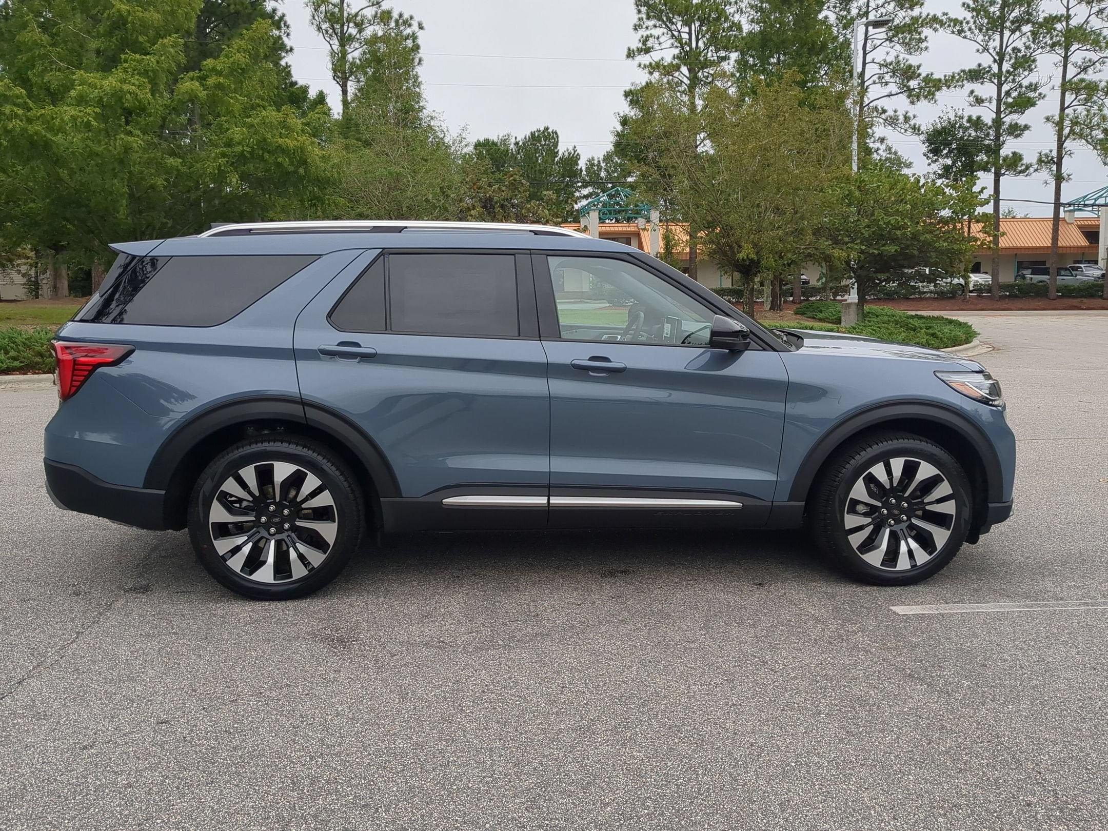 2027 Ford Explorer Platinum
