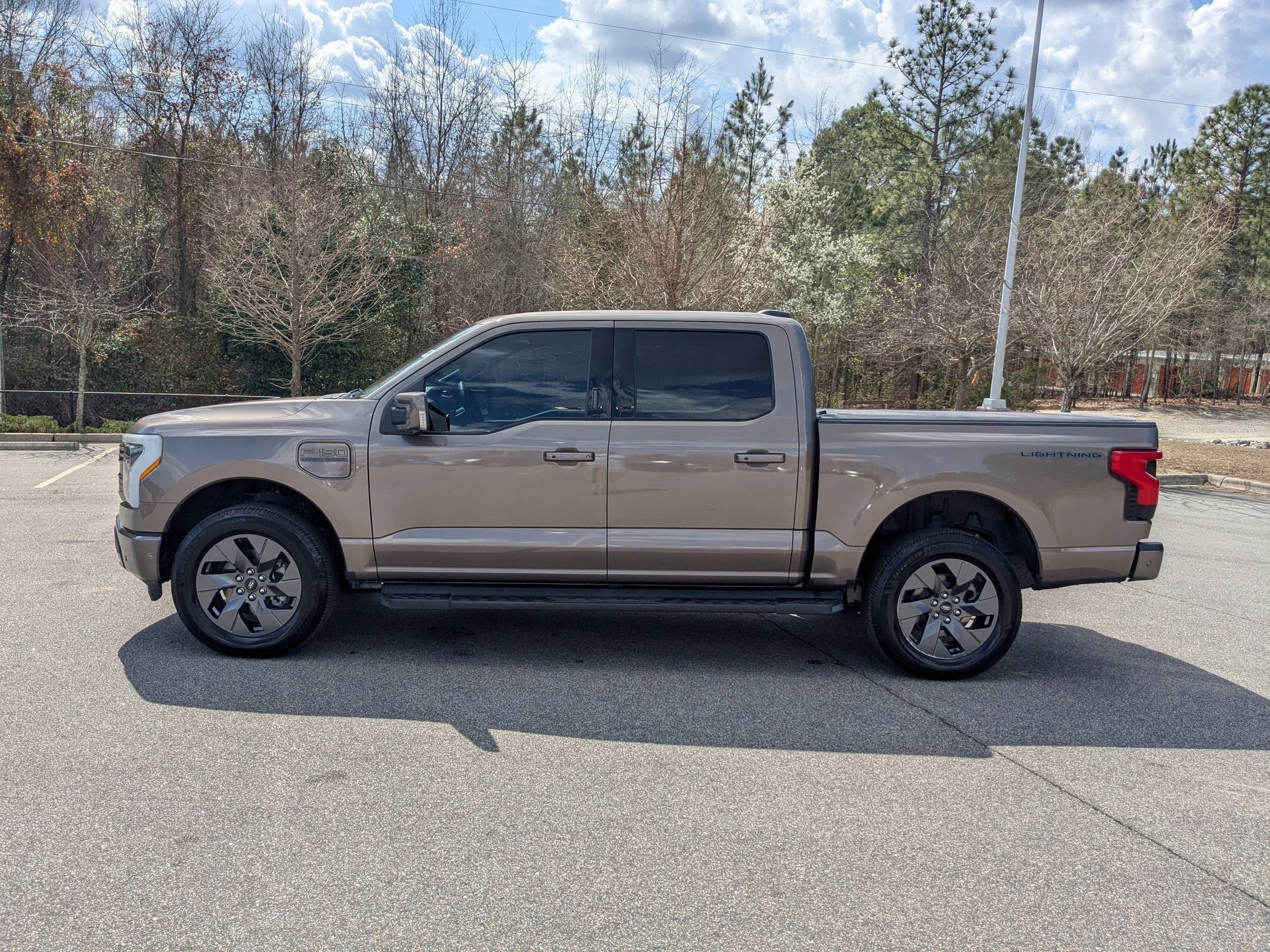 2023 Ford F-150 Lightning LARIAT