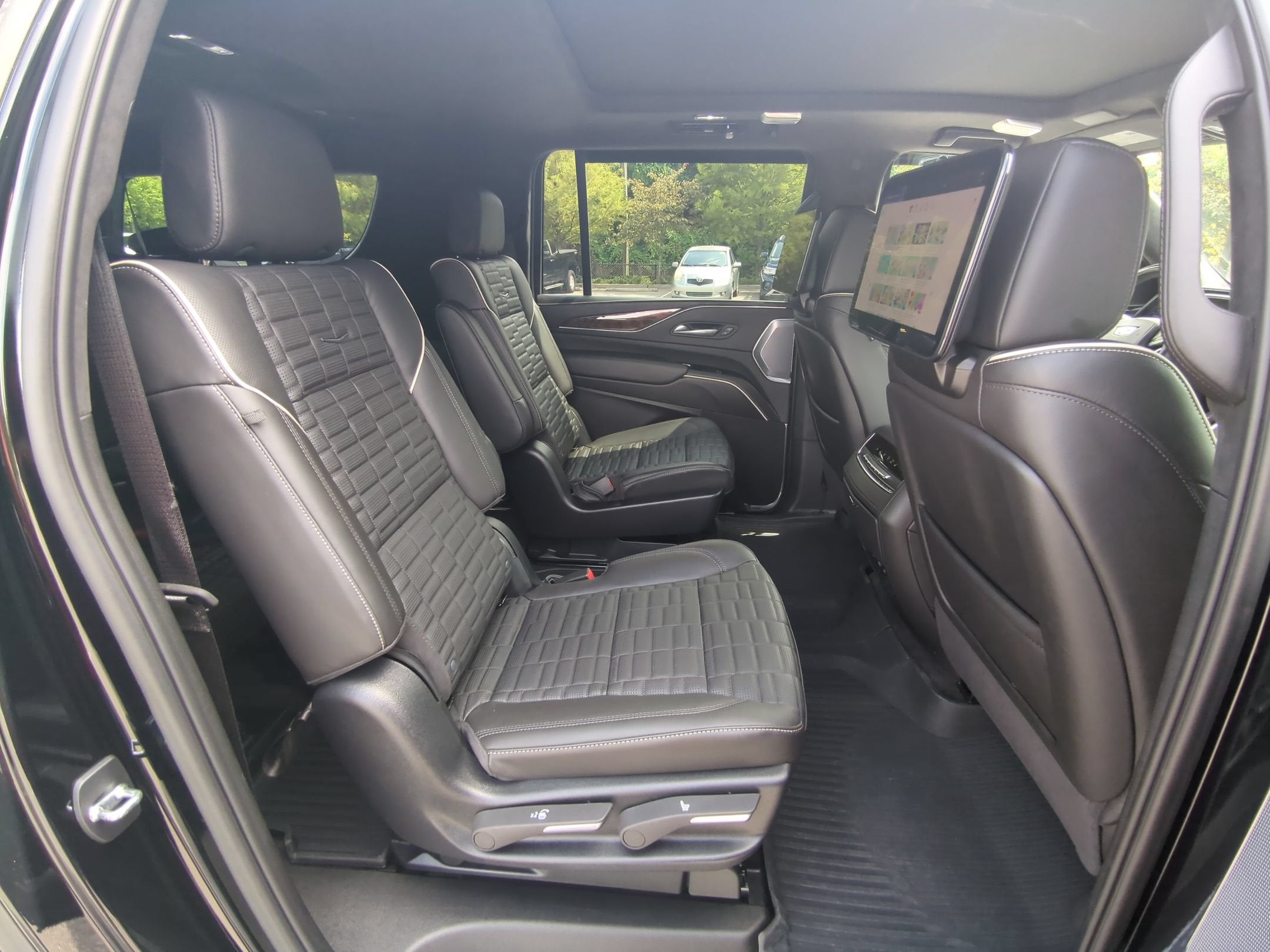 2024 Cadillac Escalade ESV 4WD Sport Platinum