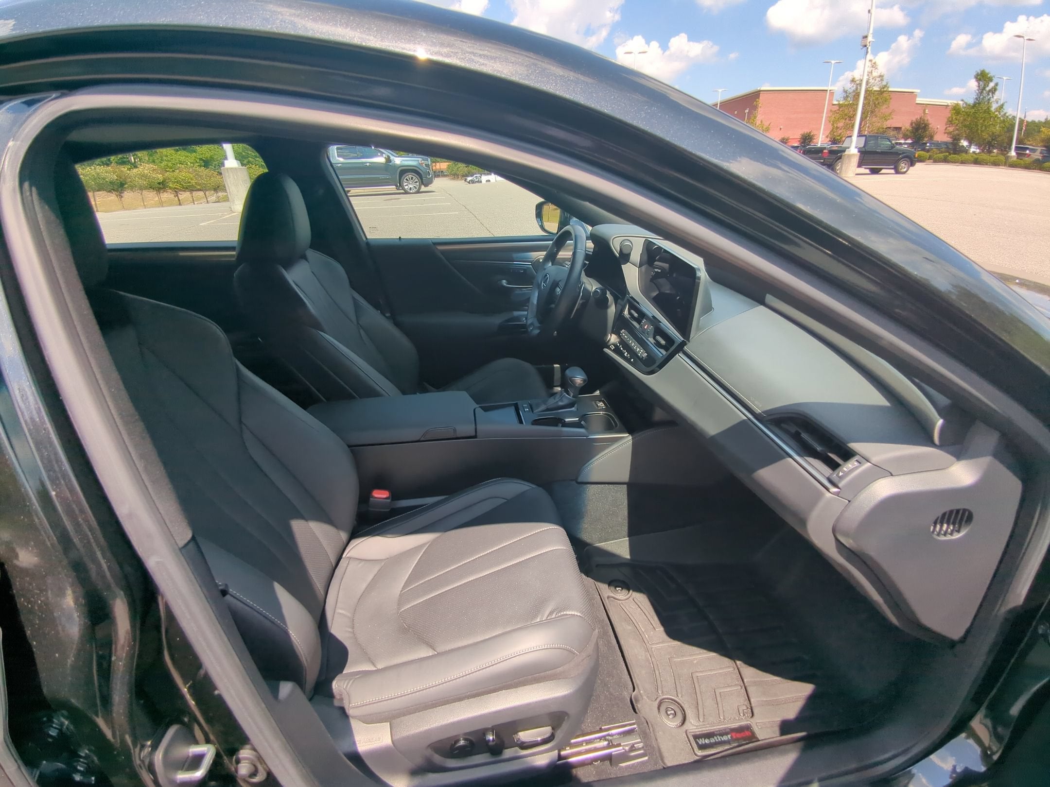 2024 Lexus ES ES 300h F SPORT Handling