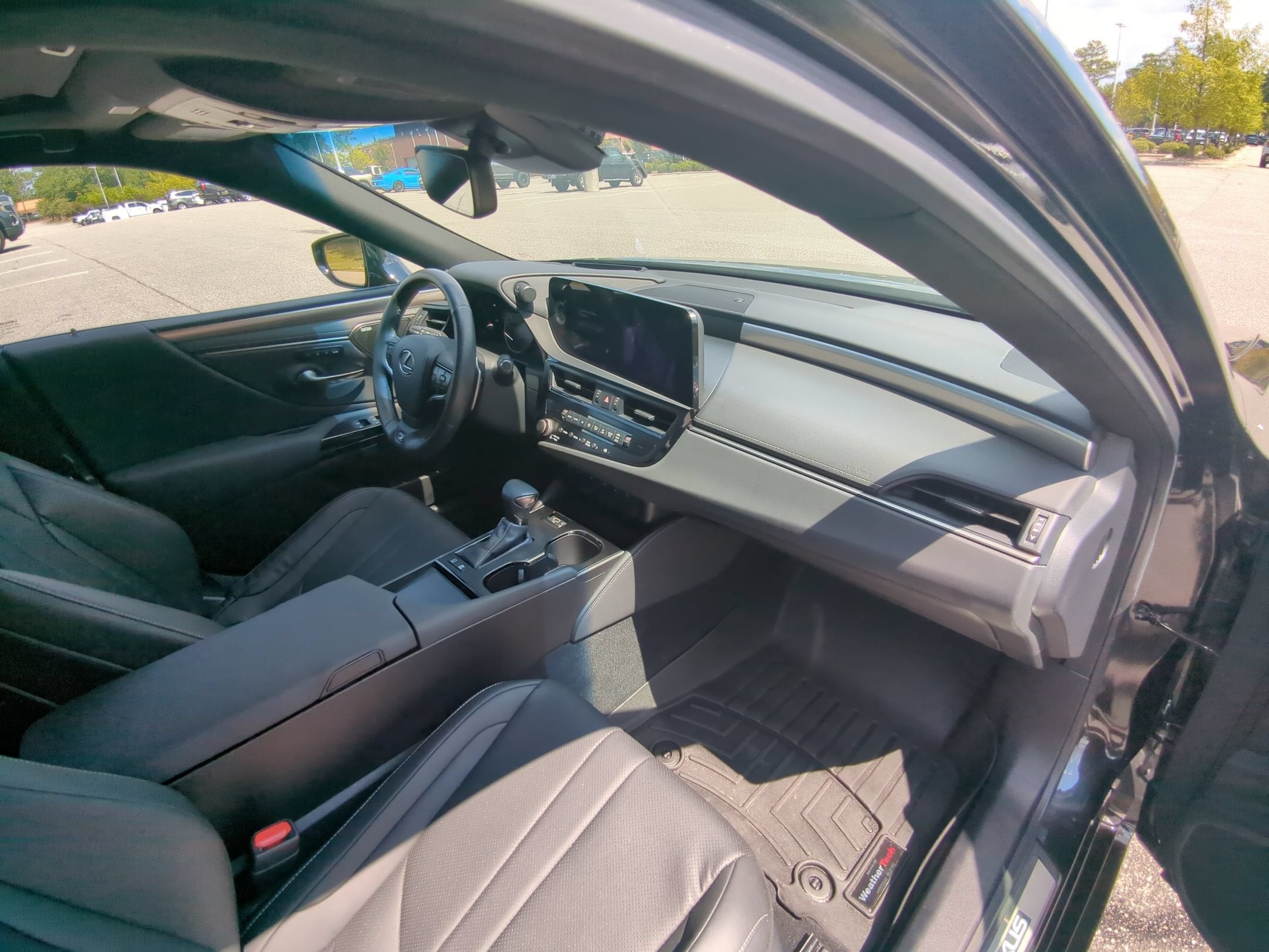 2024 Lexus ES ES 300h F SPORT Handling