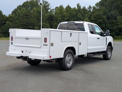 2025 Ford Super Duty F-350 SRW XL