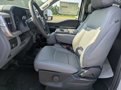 2025 Ford Super Duty F-550 DRW XL