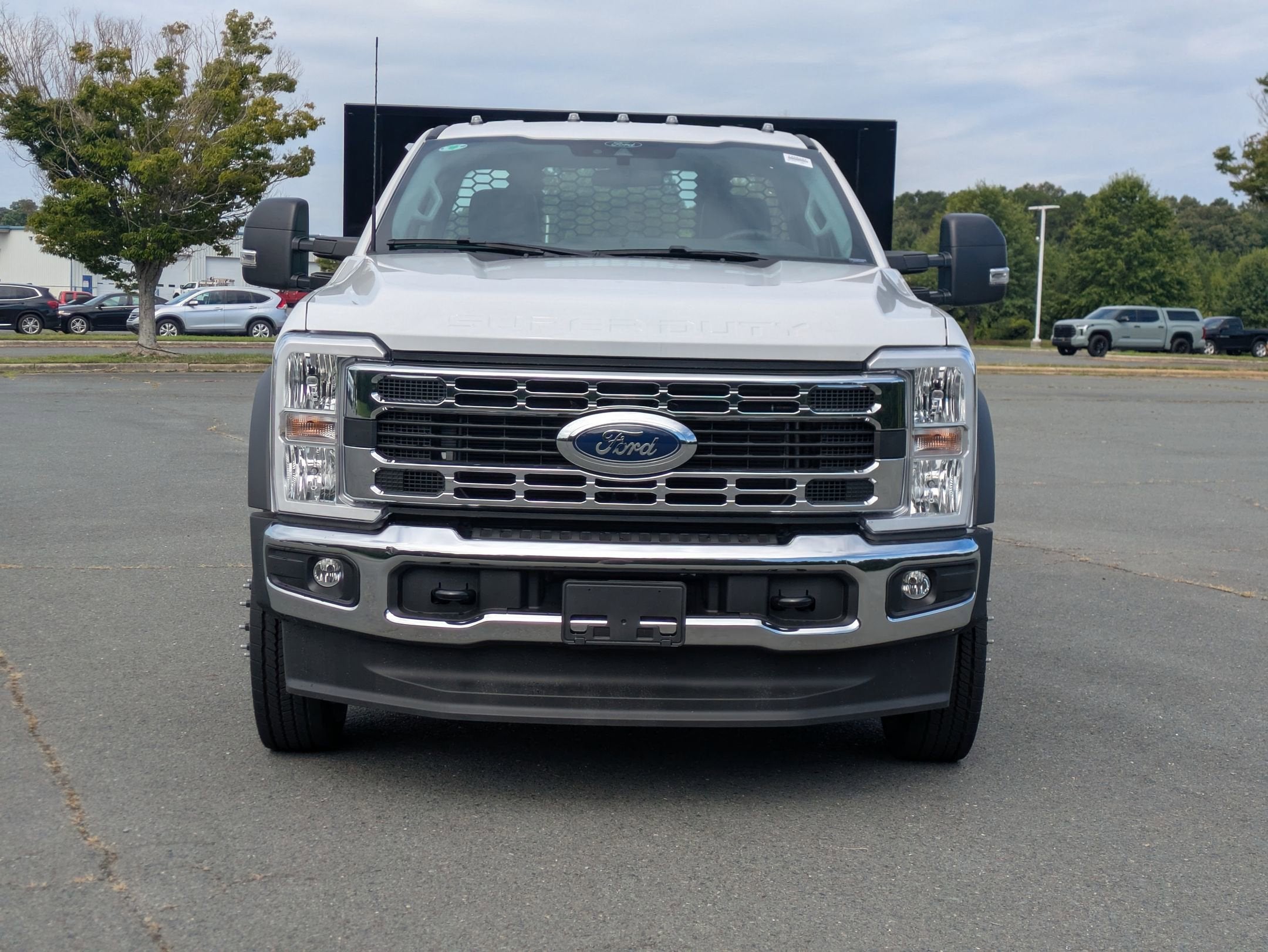 2025 Ford Super Duty F-550 DRW XL