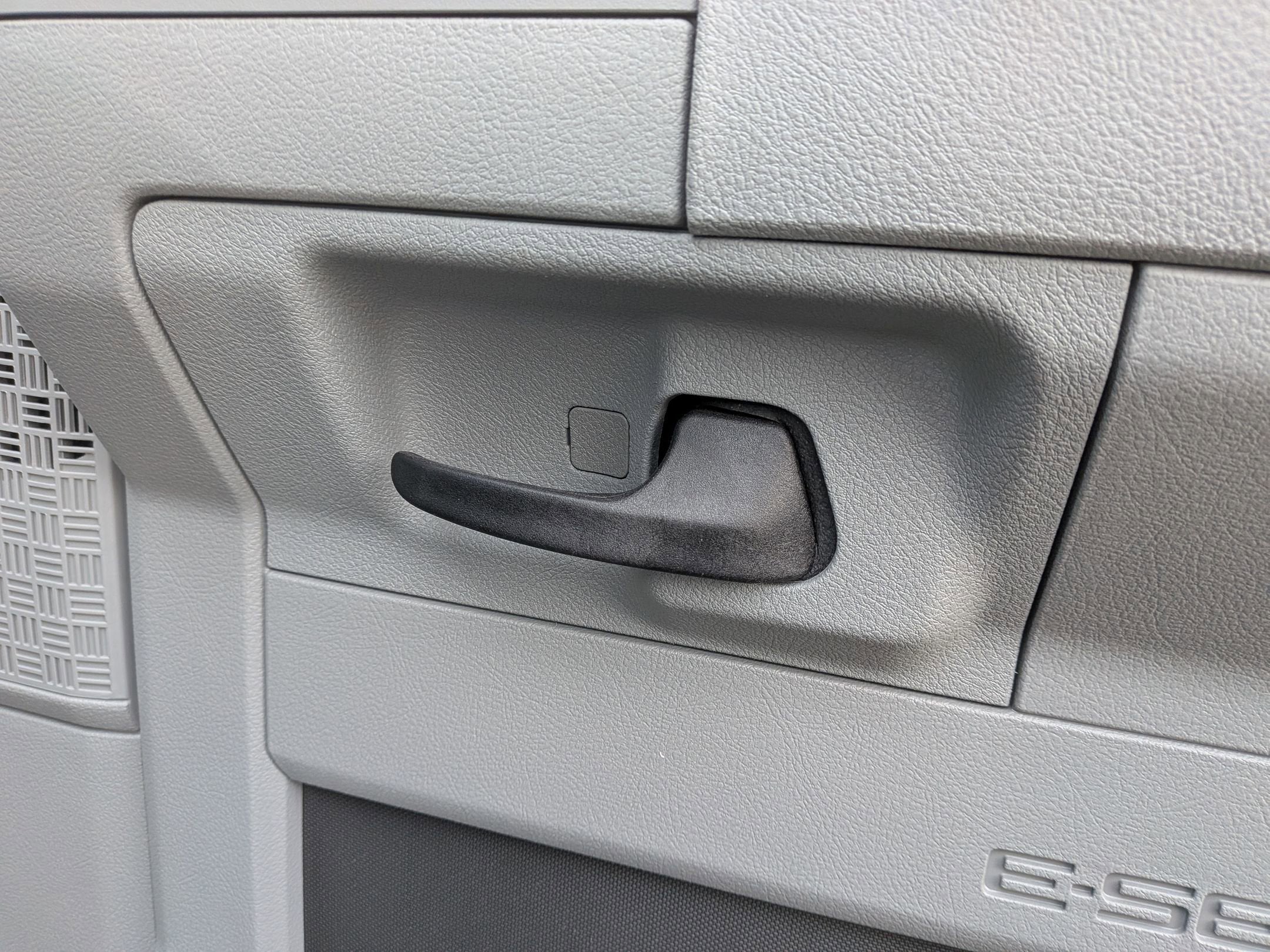 2026 Ford E-Series Cutaway Base