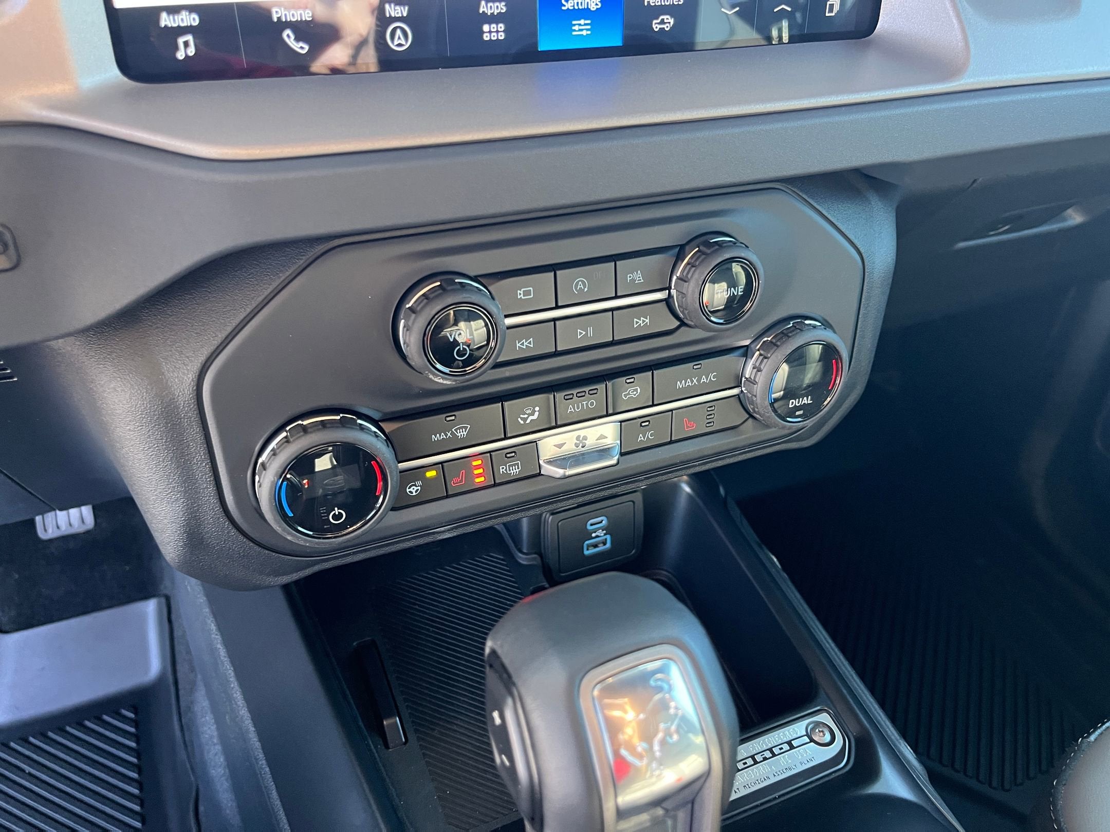 2025 Ford Bronco Outer Banks - Crossroads Courtesy Demo