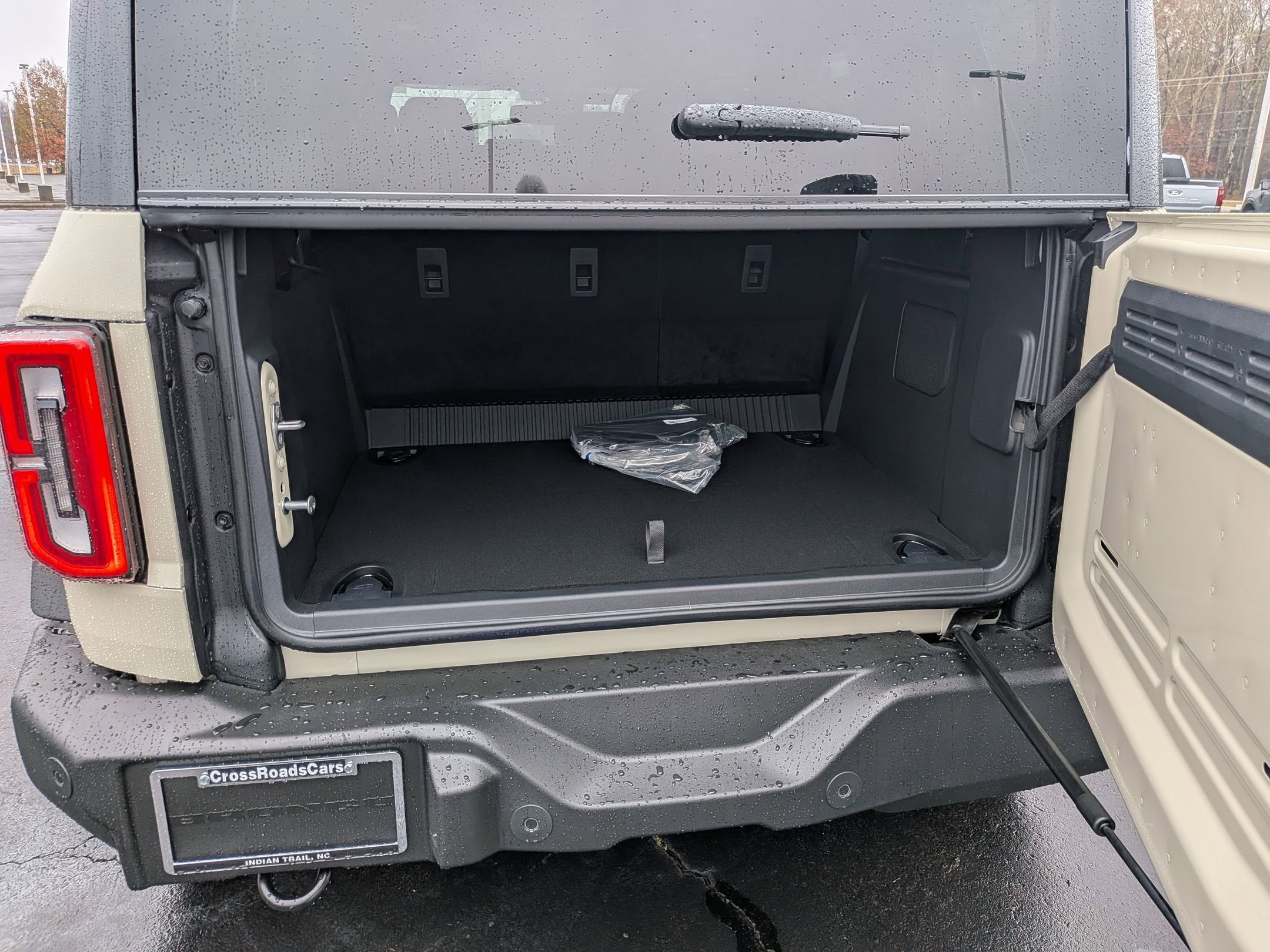 2025 Ford Bronco Outer Bank Custom Wheels / Lift