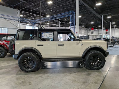 2025 Ford Bronco Outer Bank Custom Wheels / Lift
