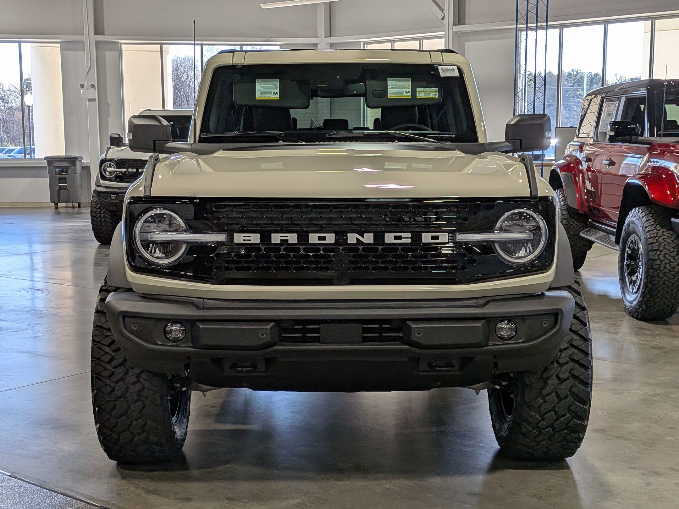 2025 Ford Bronco Outer Bank Custom Wheels / Lift