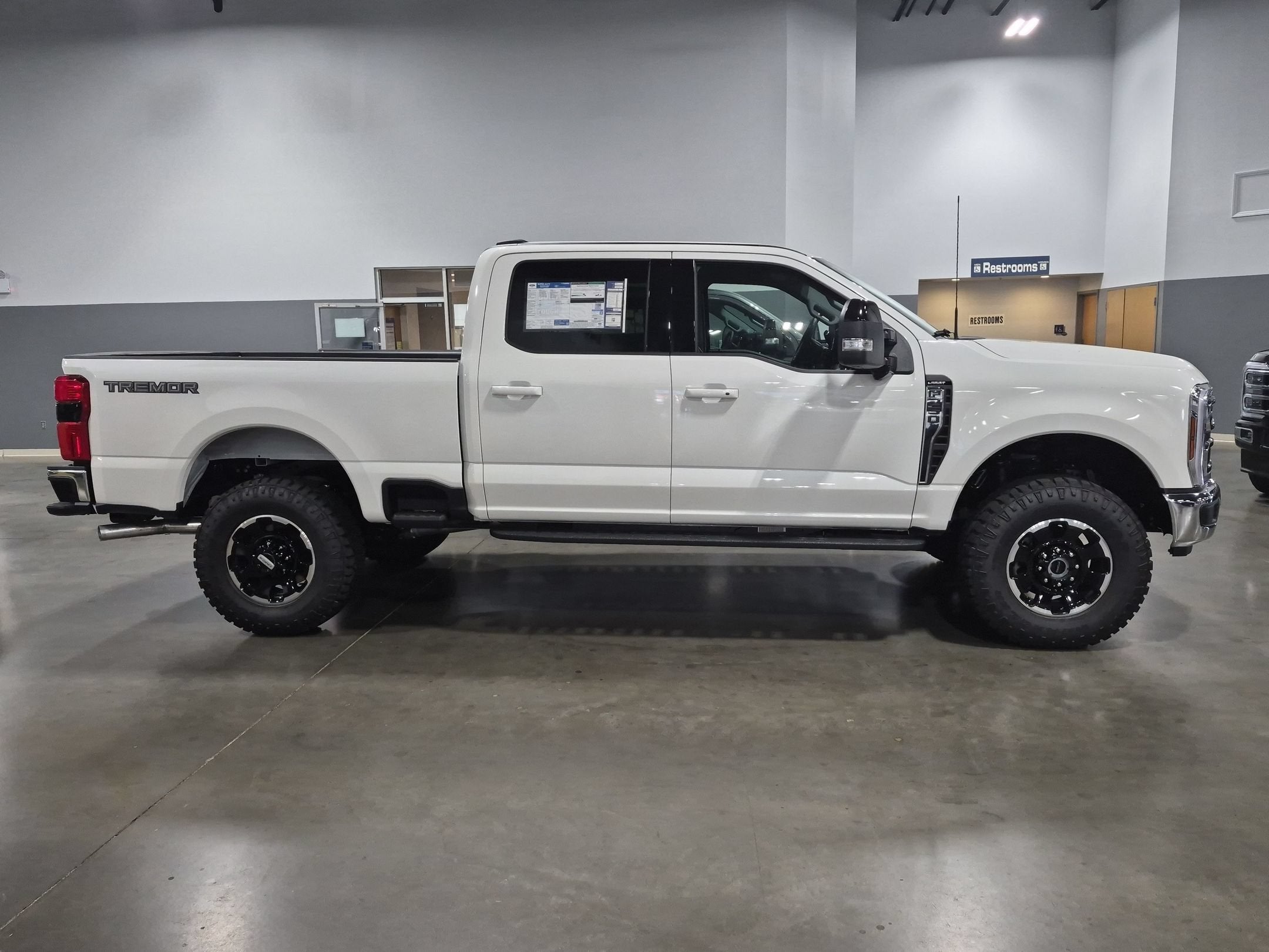 2026 Ford Super Duty F-250 SRW LARIAT