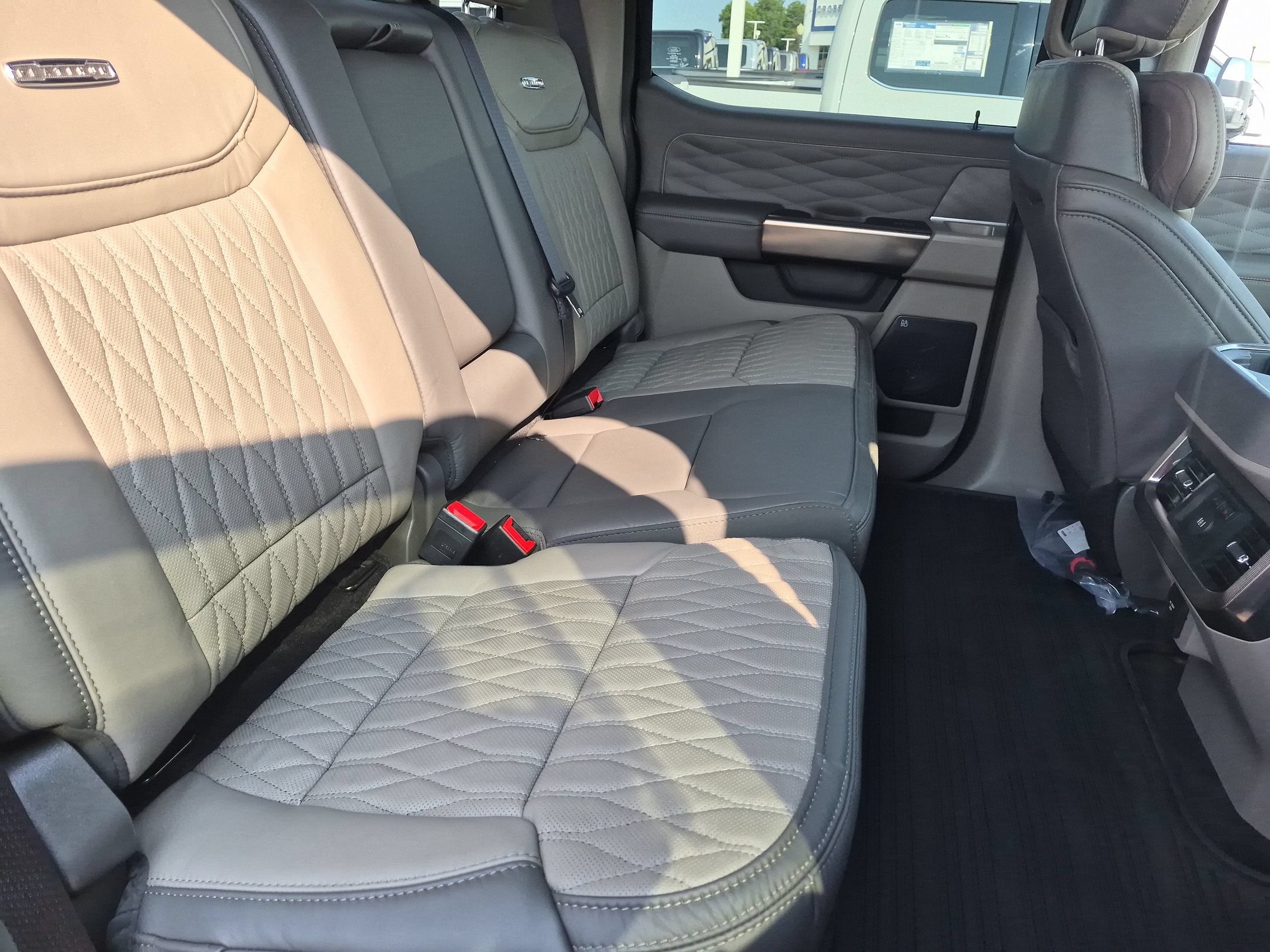 2026 Ford Super Duty F-350 SRW F-350® Platinum®