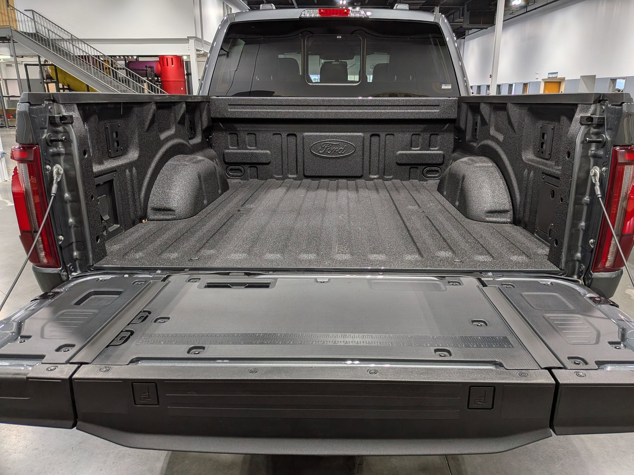 2025 Ford F-150 LARIAT Dark Trail