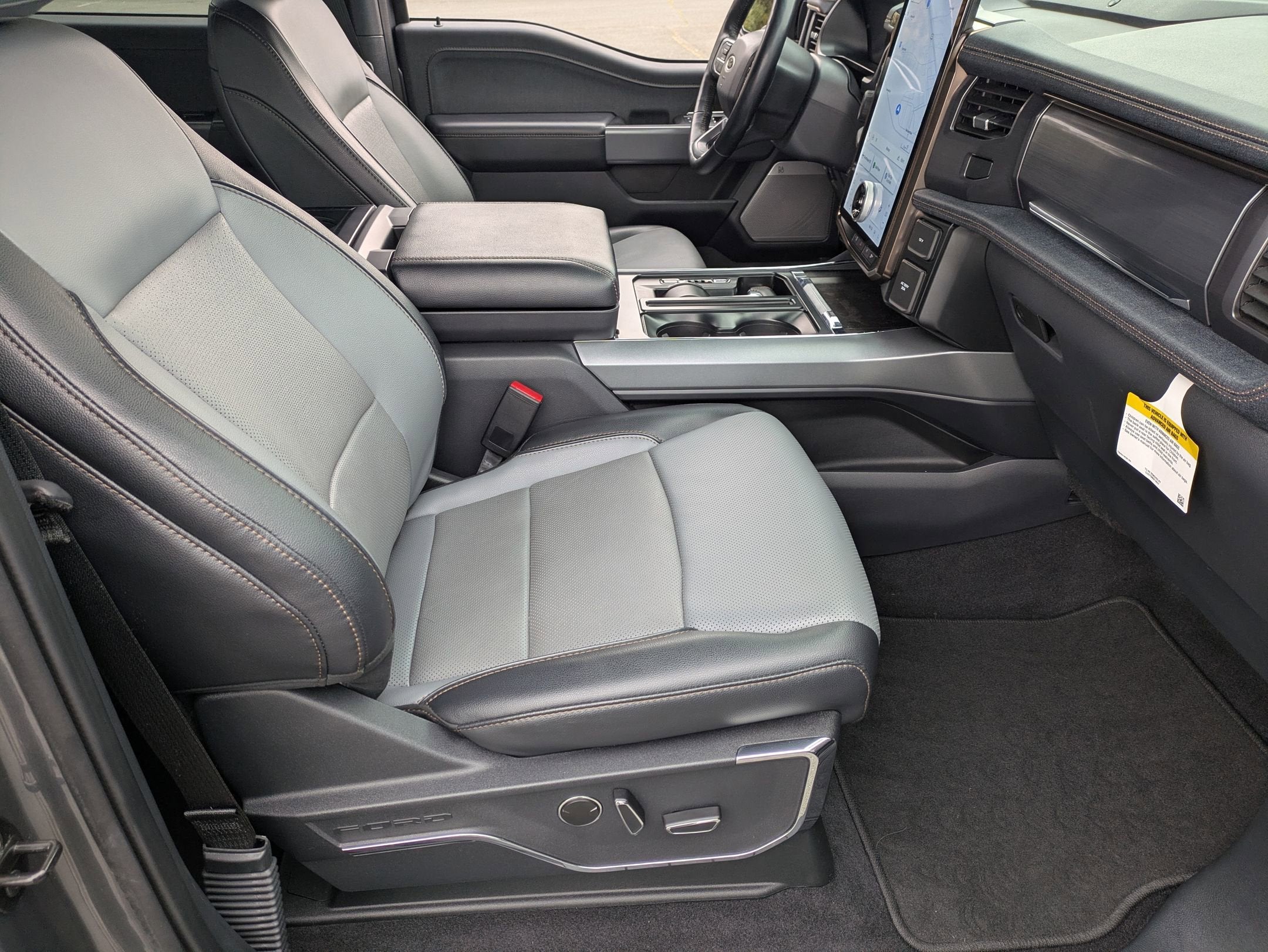 2023 Ford F-150 Lightning LARIAT