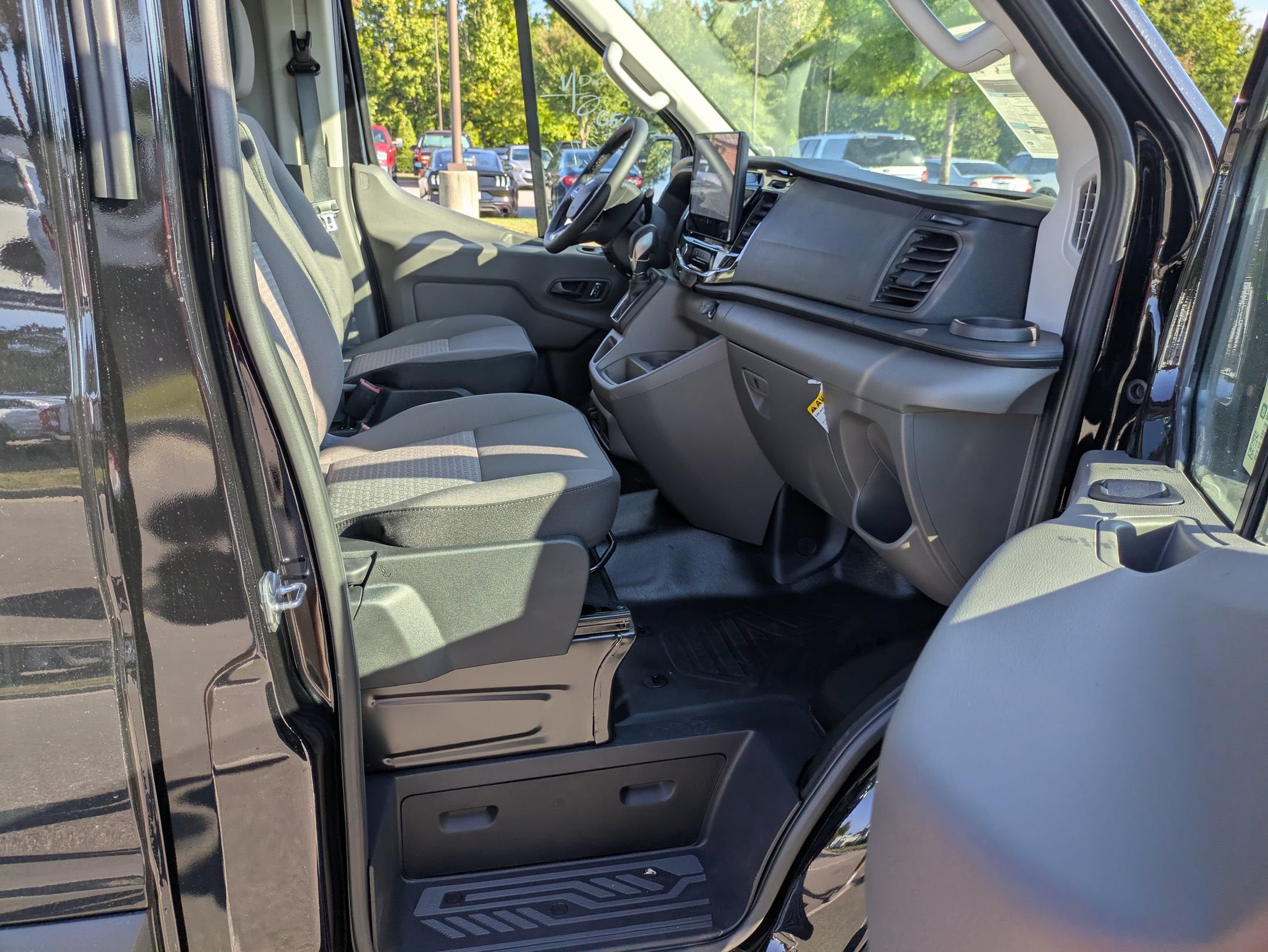 2027 Ford Transit Passenger Wagon XLT