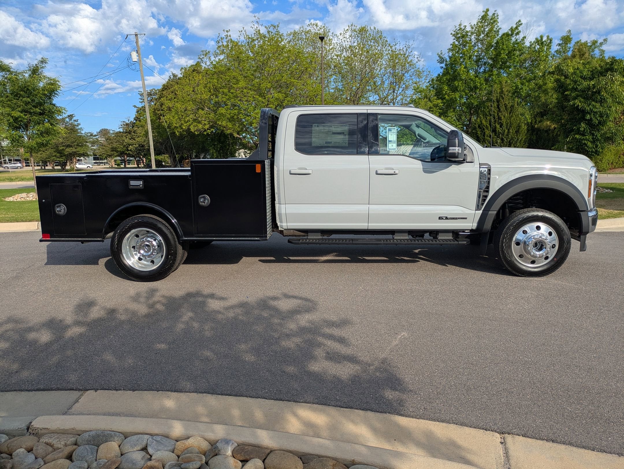 2026 Ford Super Duty F-450 DRW LARIAT