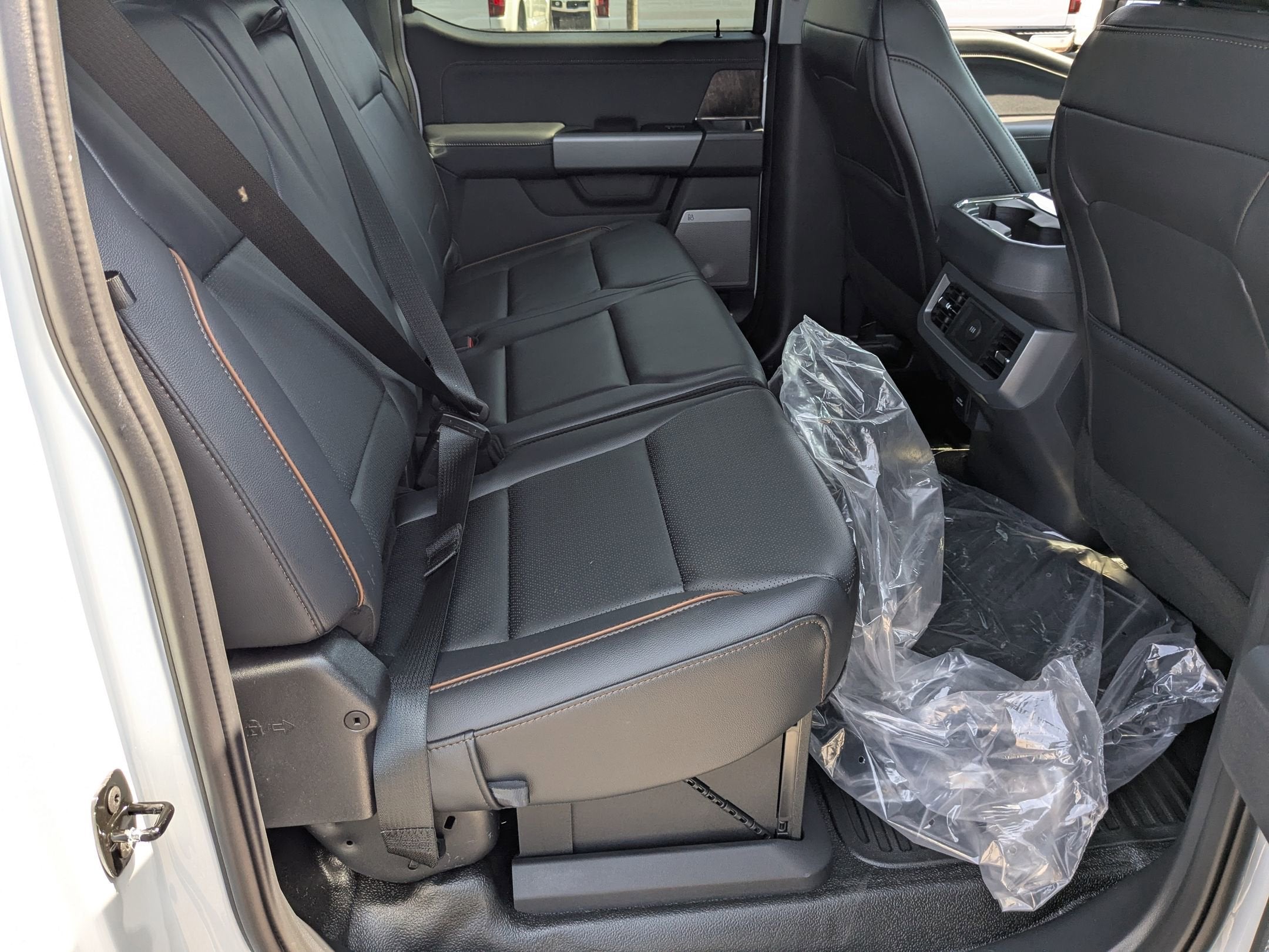 2026 Ford Super Duty F-450 DRW LARIAT