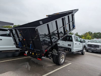 2025 Ford Super Duty F-550 DRW XL