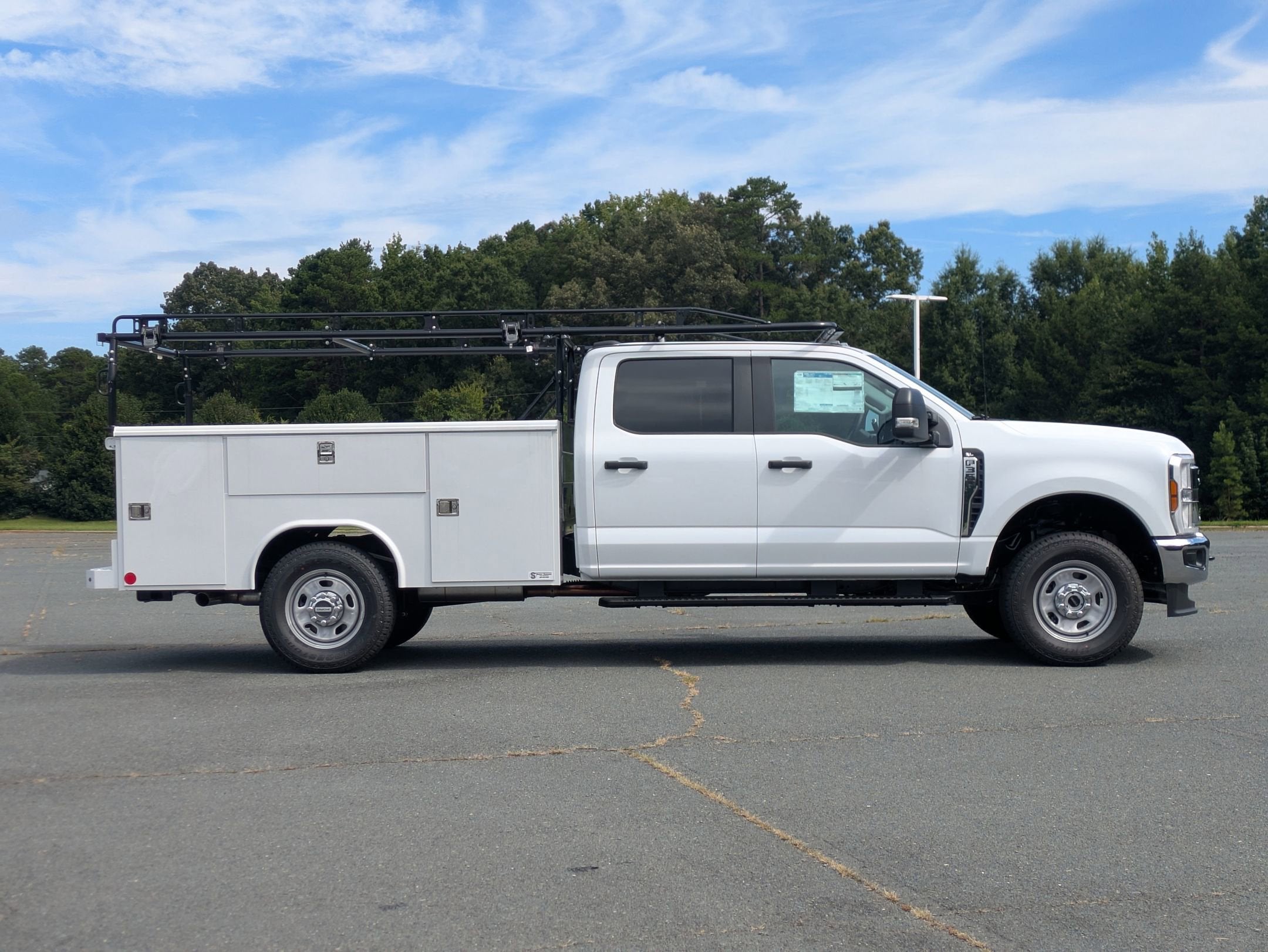 2025 Ford Super Duty F-350 SRW XL