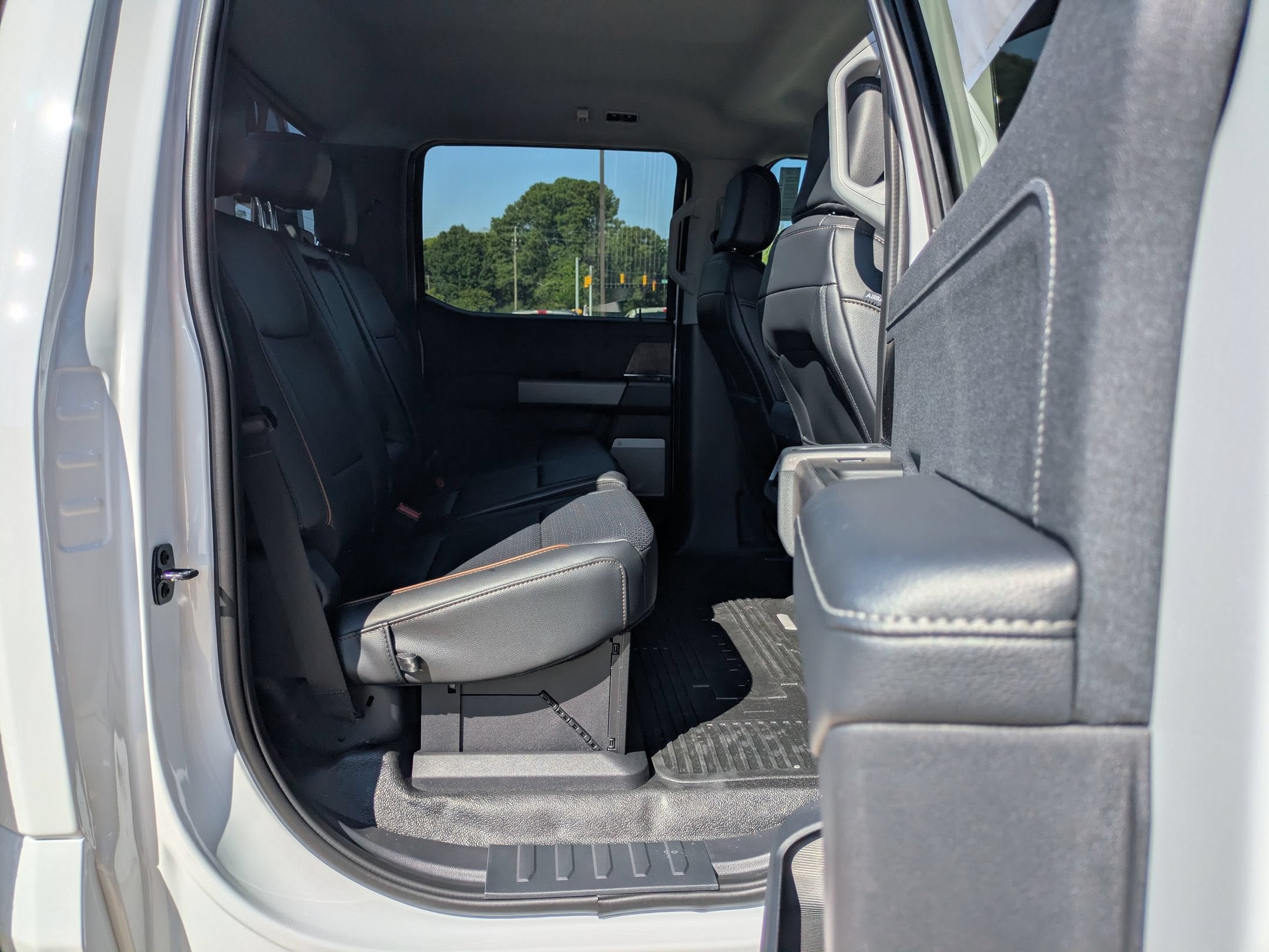 2026 Ford Super Duty F-450 DRW LARIAT