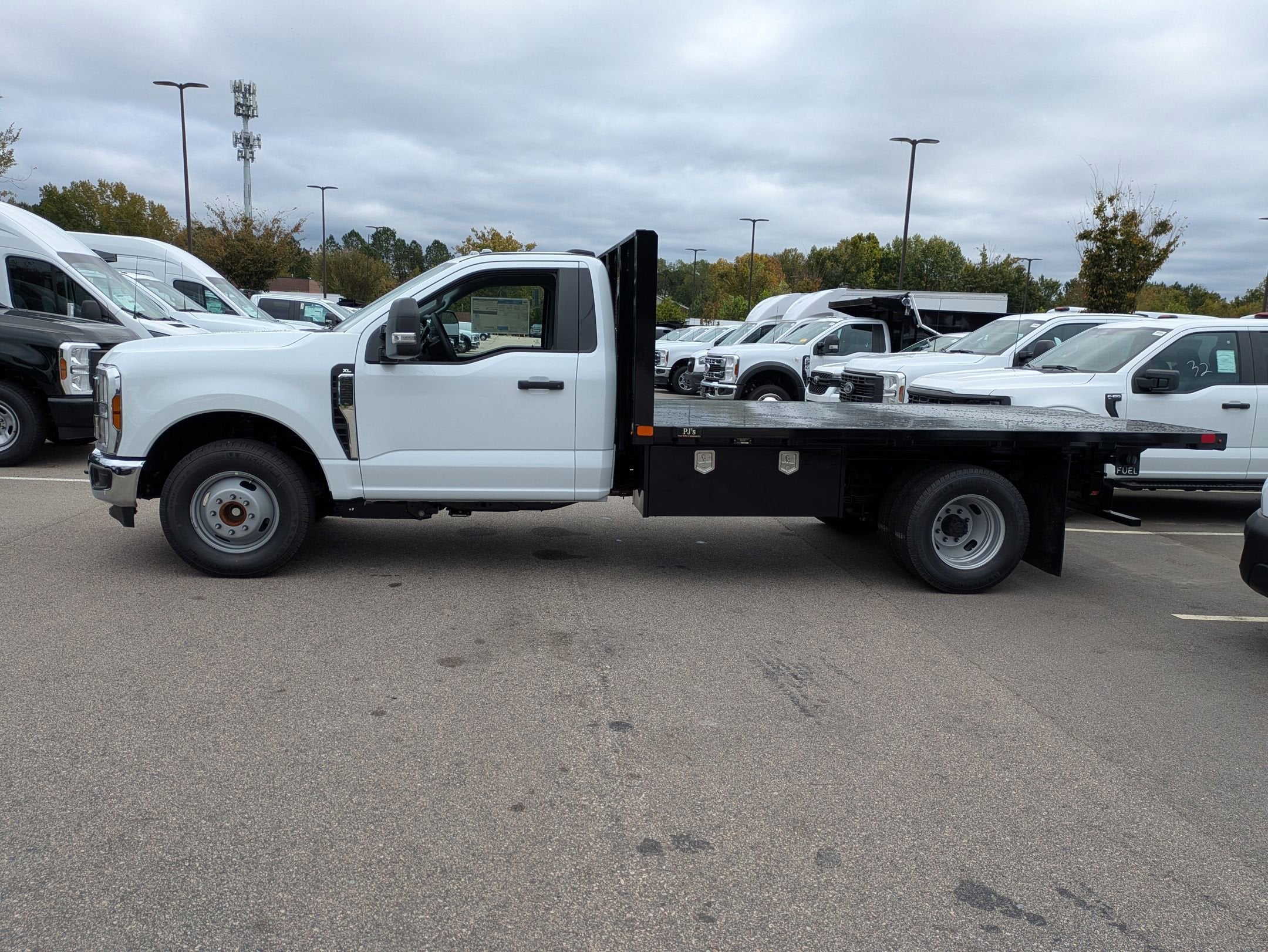 2026 Ford Super Duty F-350 DRW XL