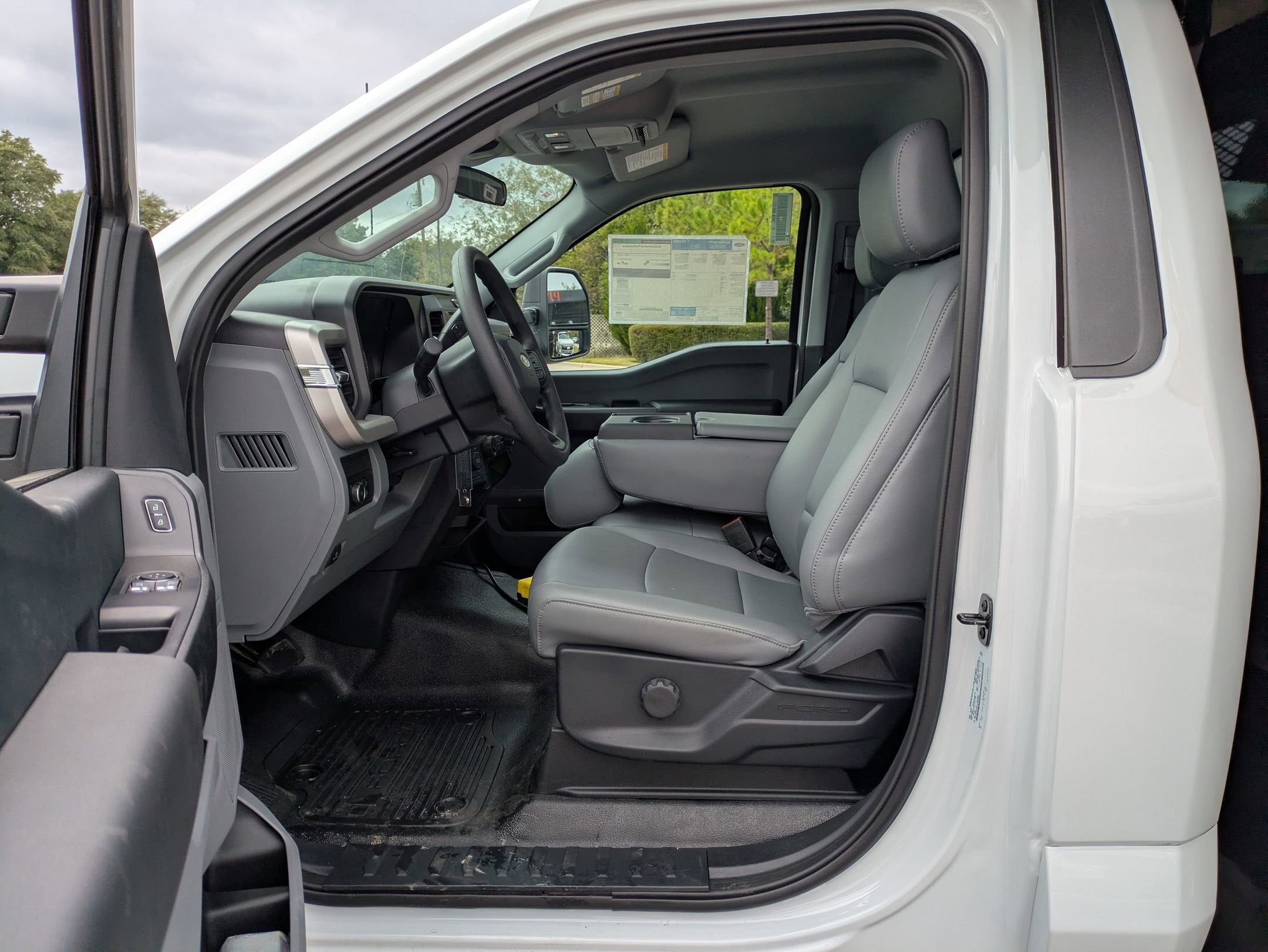 2026 Ford Super Duty F-350 DRW XL