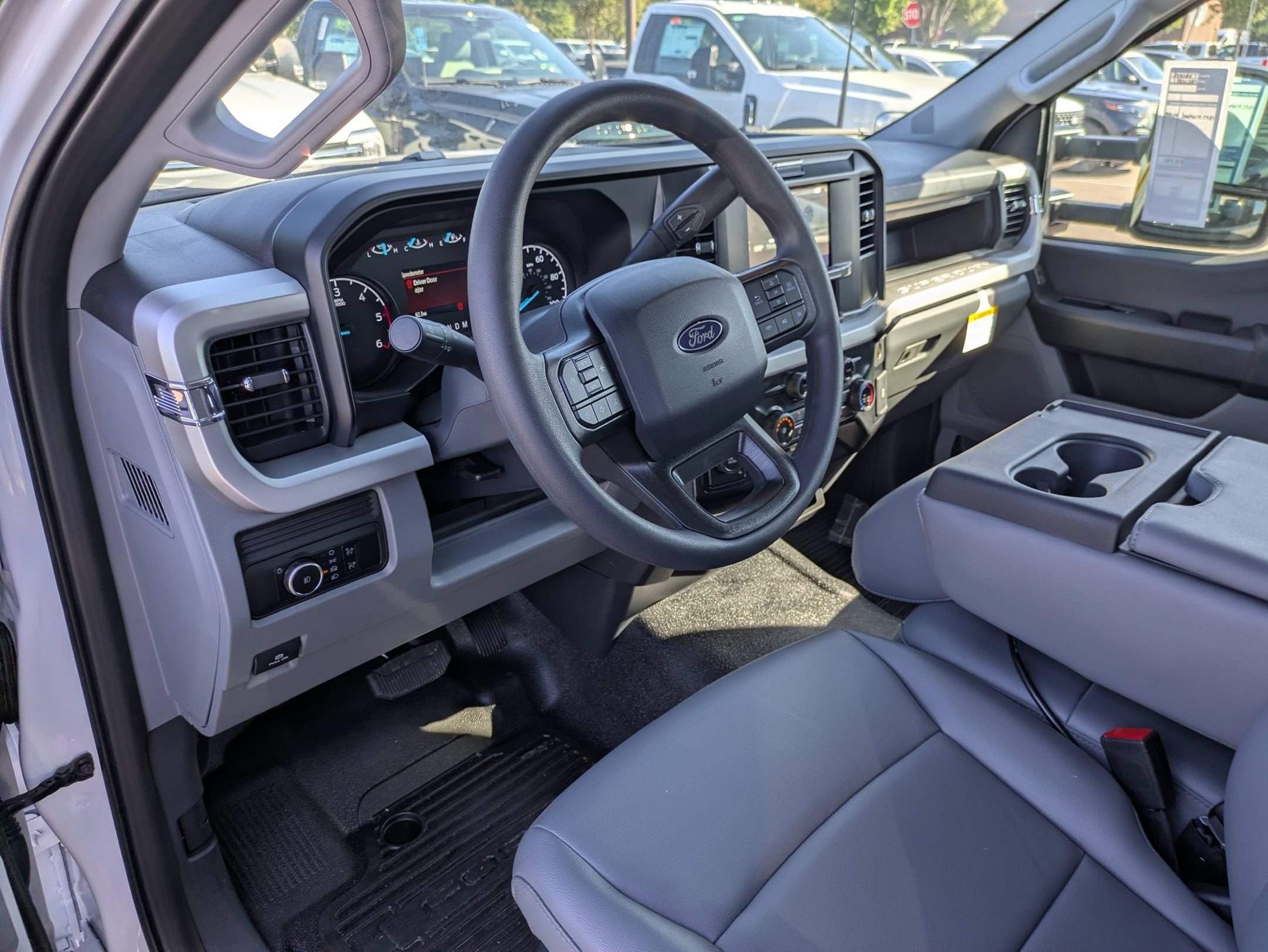 2027 Ford Super Duty F-350 DRW XL