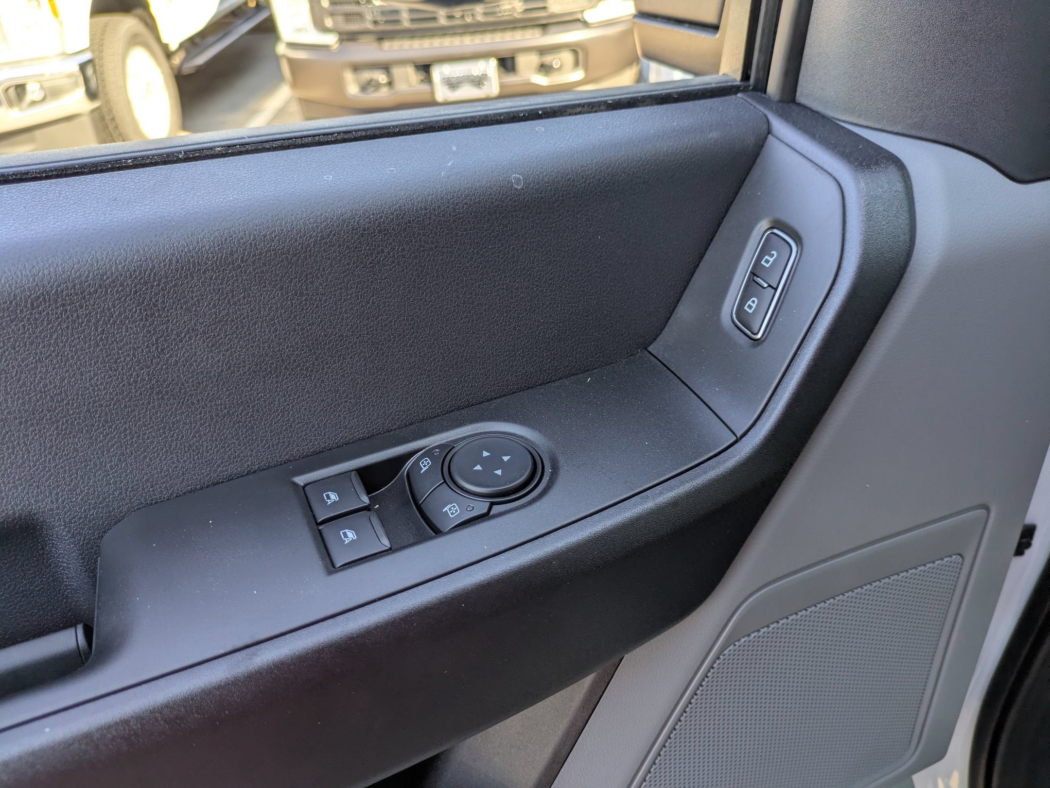 2027 Ford Super Duty F-350 DRW XL