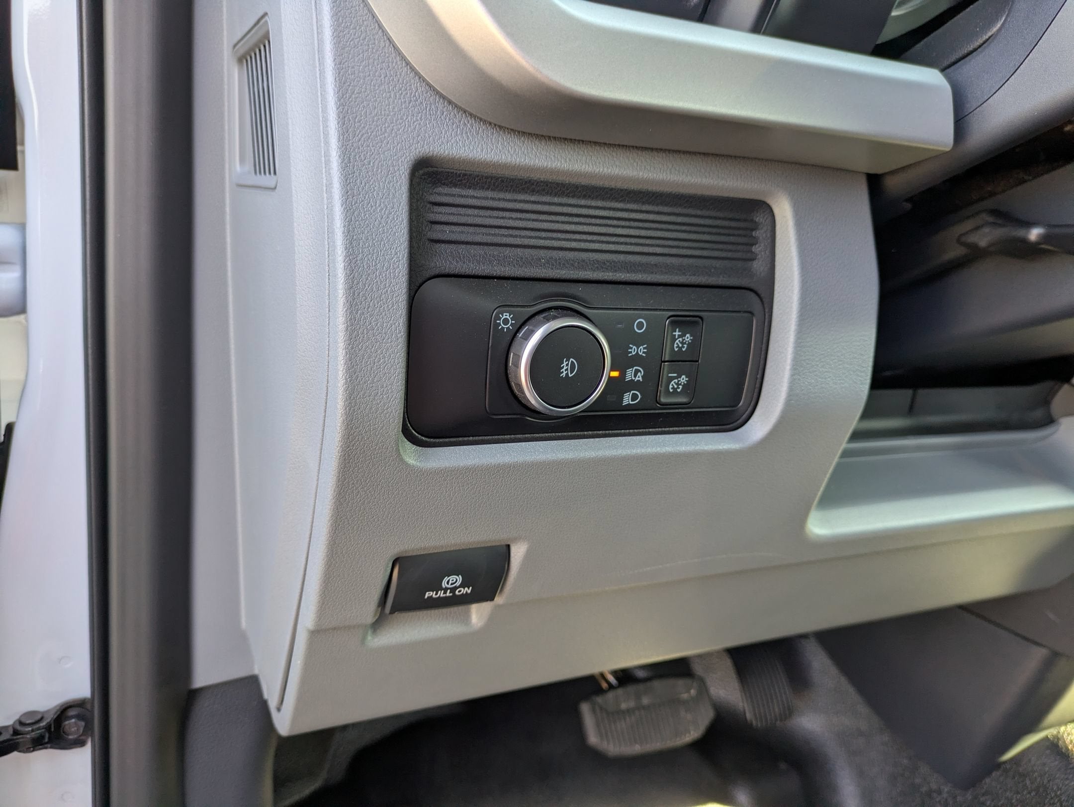 2027 Ford Super Duty F-350 DRW XL