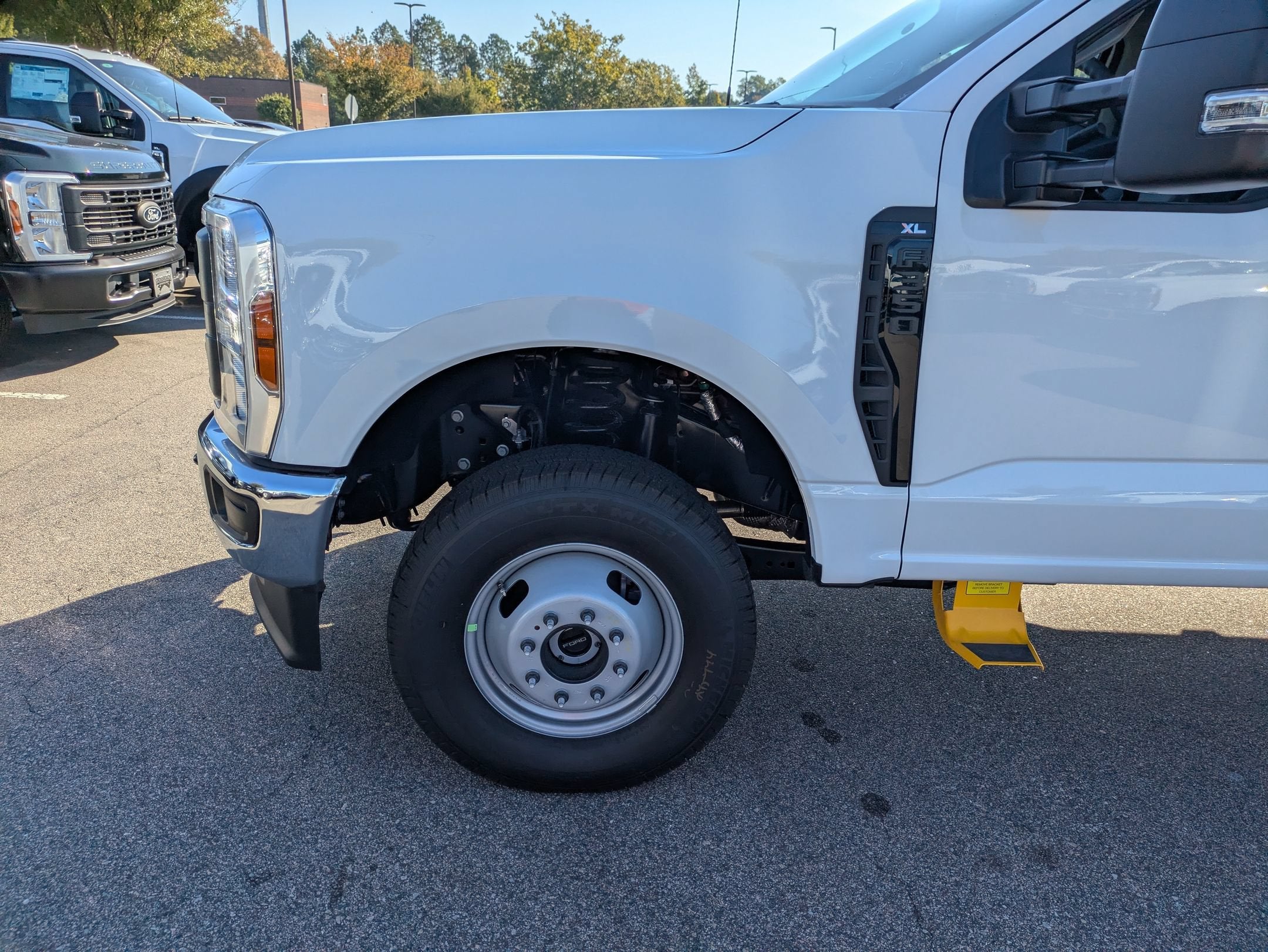 2027 Ford Super Duty F-350 DRW XL