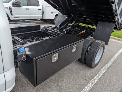 2025 Ford Super Duty F-550 DRW XL