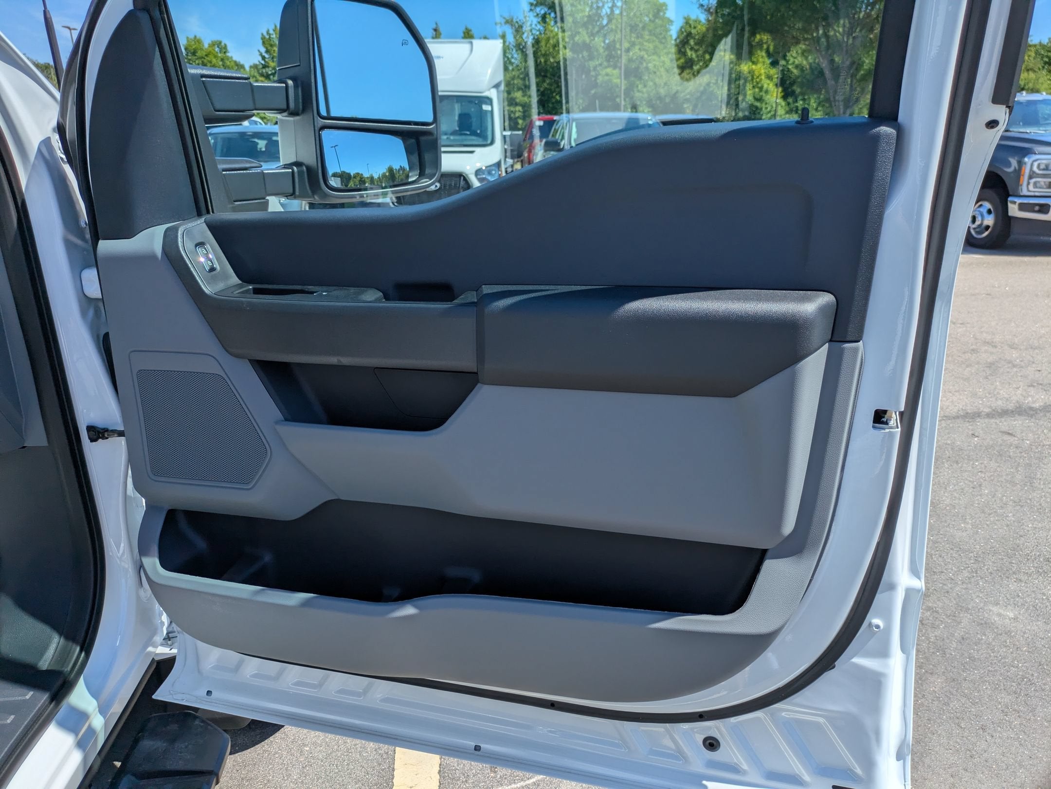 2026 Ford Super Duty F-550 DRW XL