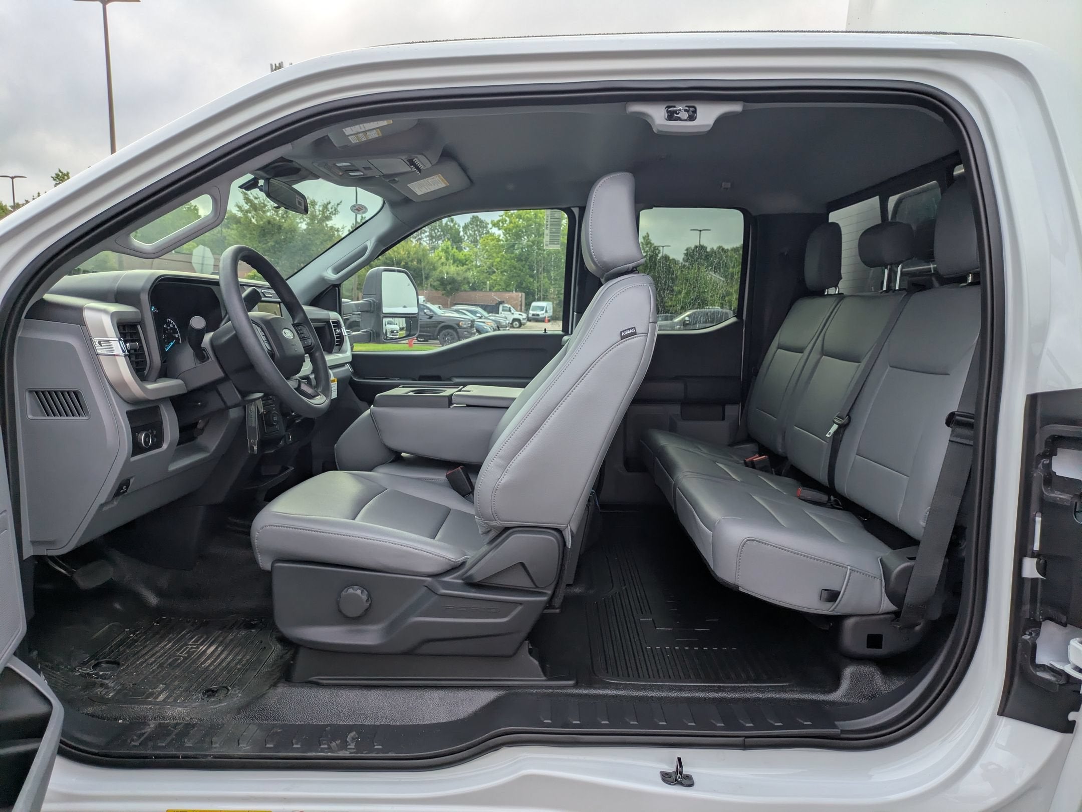 2026 Ford Super Duty F-550 DRW XL