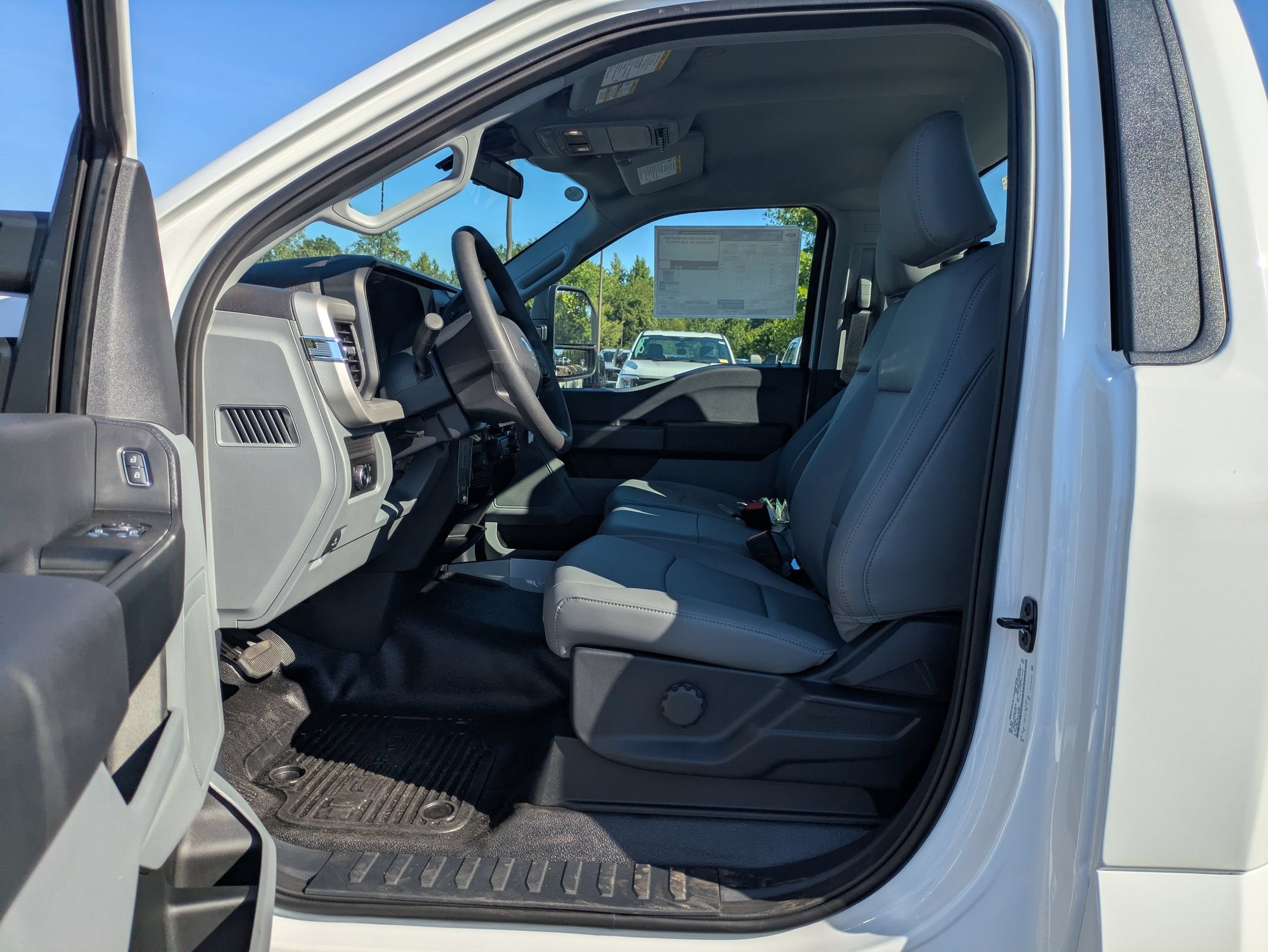 2026 Ford Super Duty F-550 DRW XL