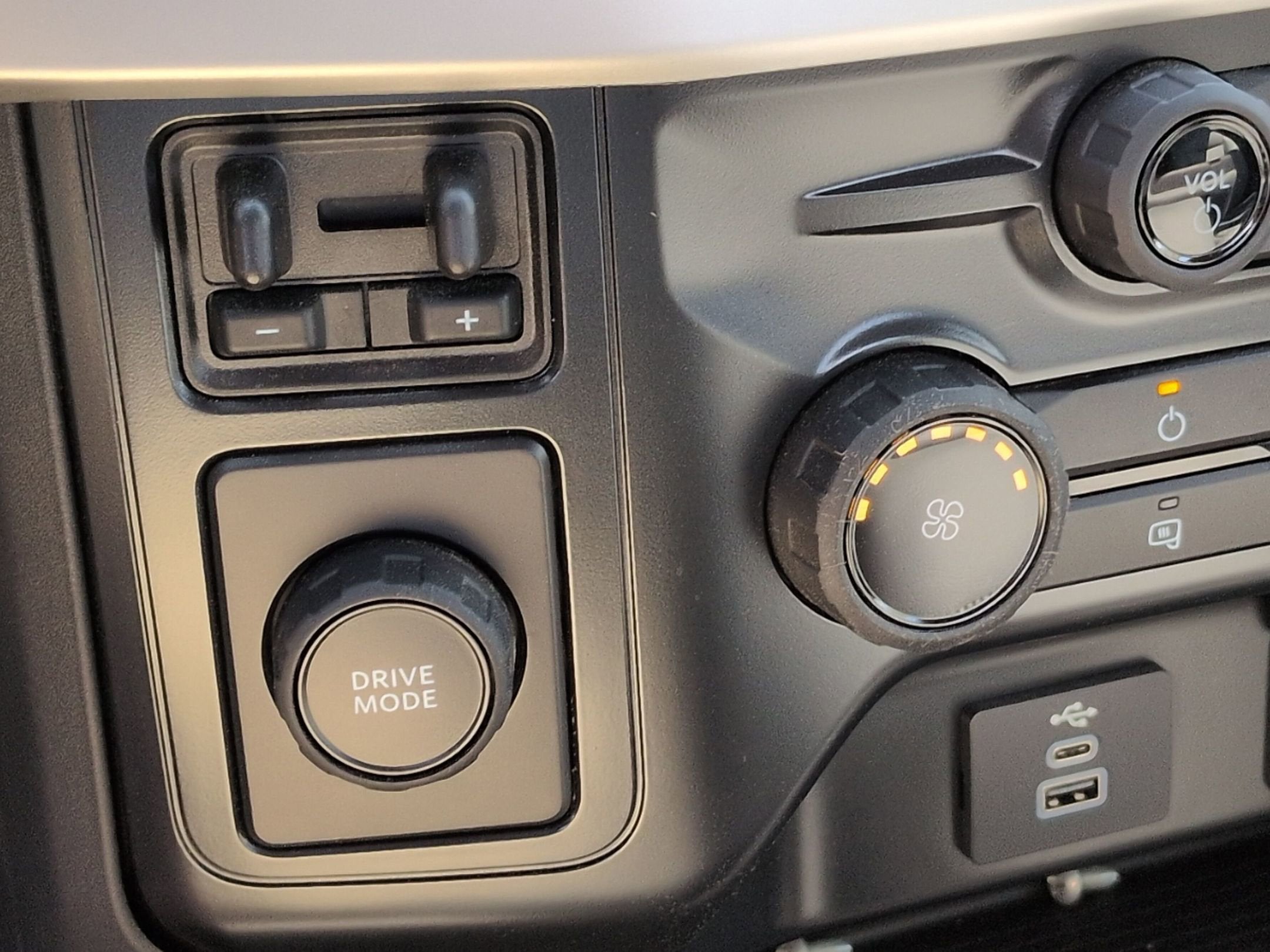 2024 Ford Super Duty F-550 DRW XL