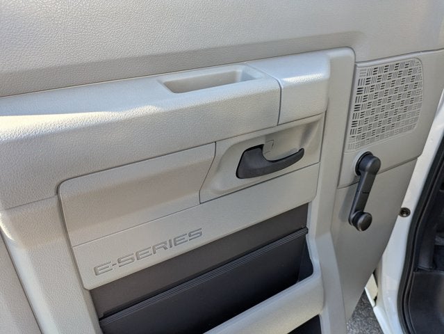 2018 Ford E-Series Cutaway Base