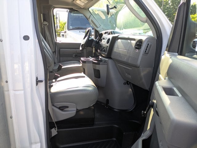 2018 Ford E-Series Cutaway Base