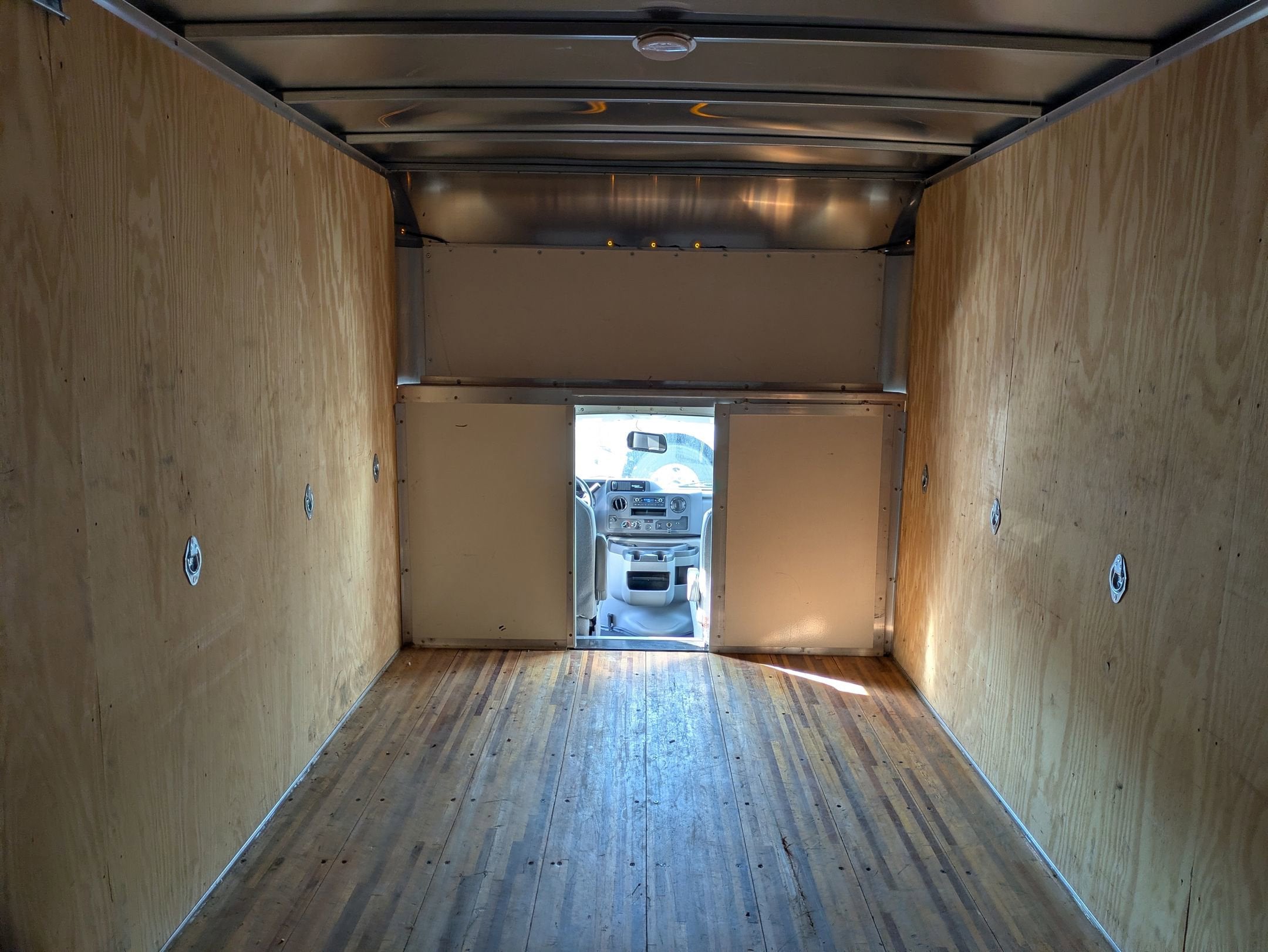 2021 Ford E-Series Cutaway Base